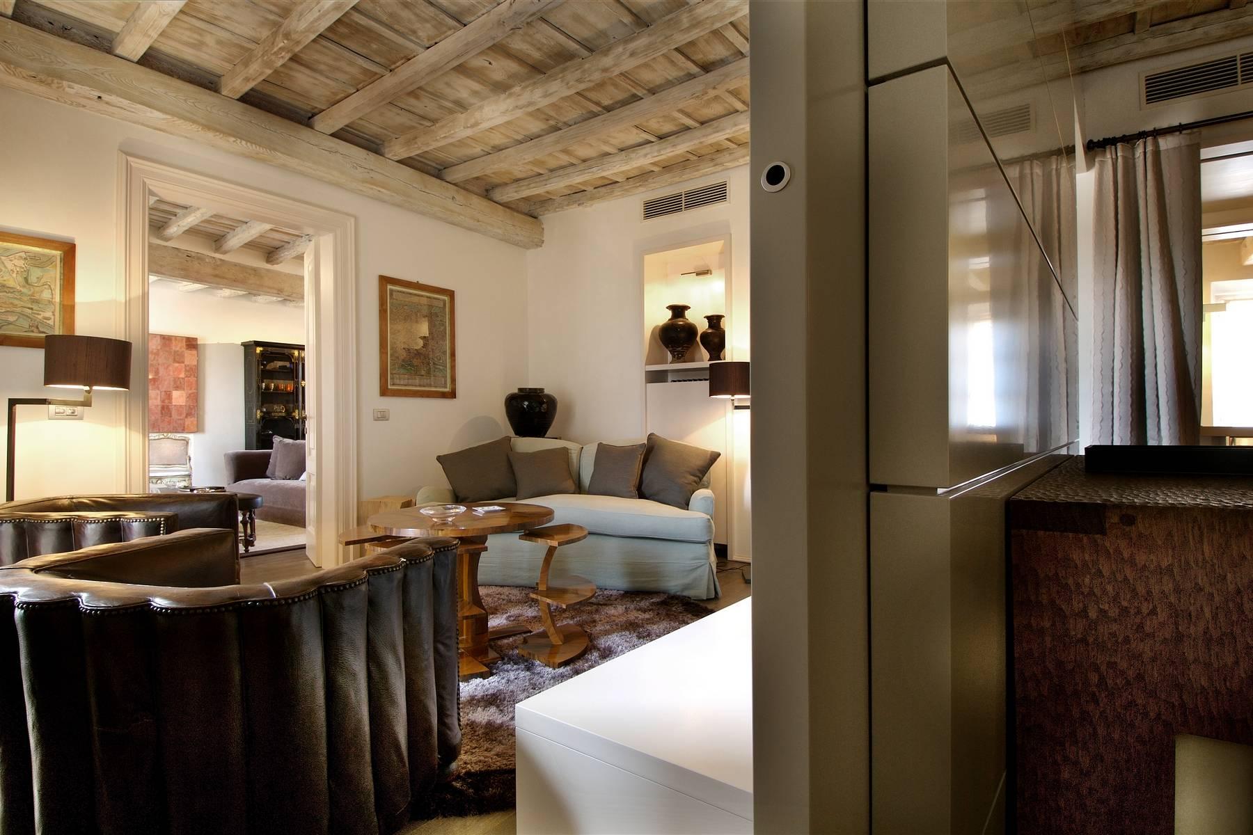 Luxurious charming Penthouse in the heart of Rome - 10