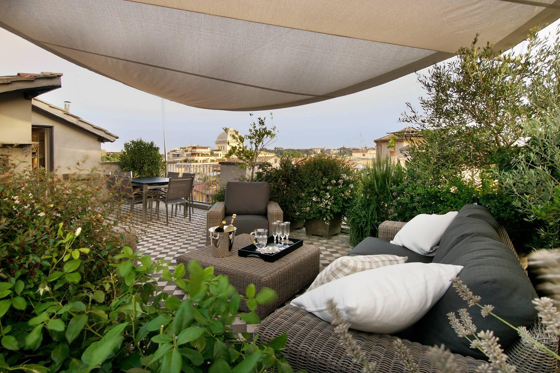 Luxurious charming Penthouse in the heart of Rome - 1