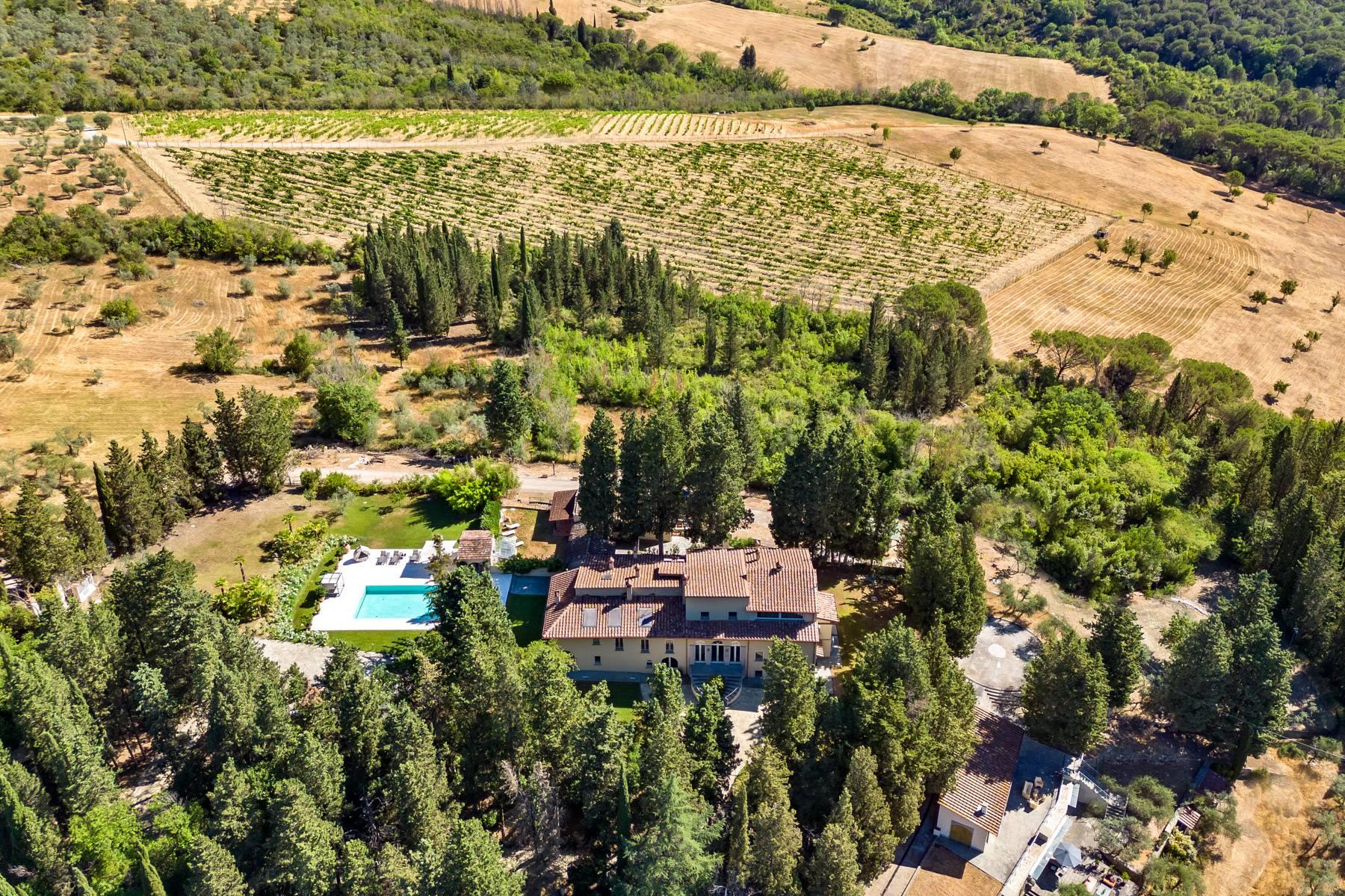 Exceptional turn-key estate with pool in Impruneta at 15 minutes from Florence - 1