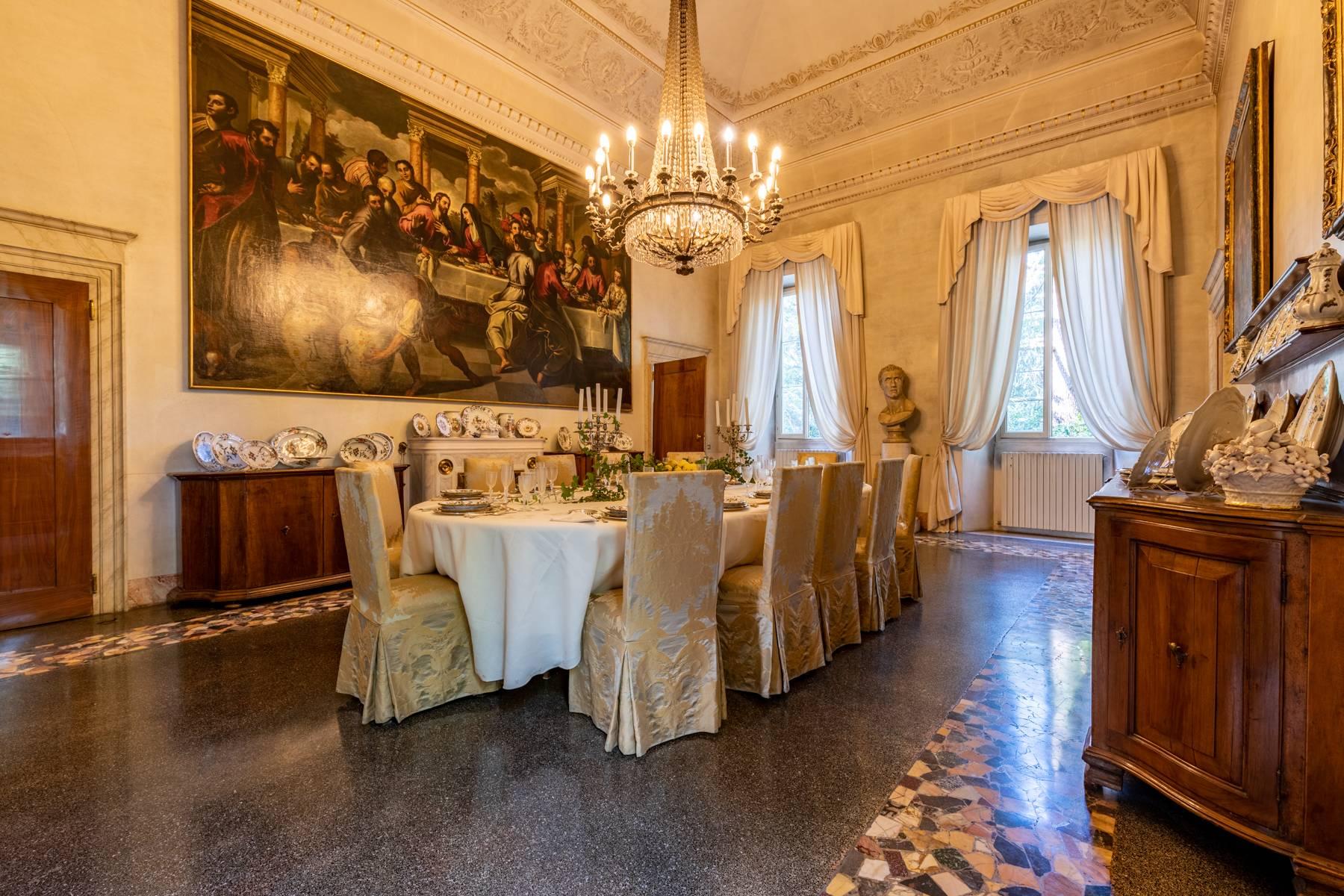 Elégante villa vénitienne avec parc romantique et dépendances - 9