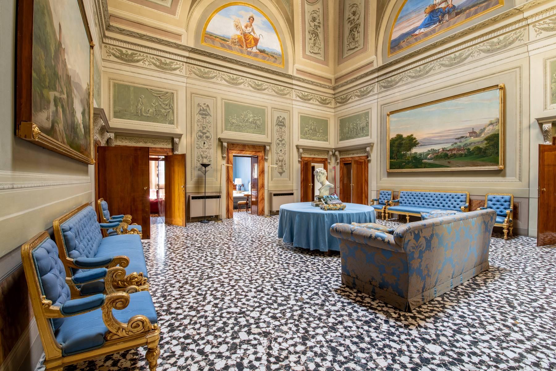 Elegante venezianische Villa mit romantischem Park und Nebengebäuden - 19