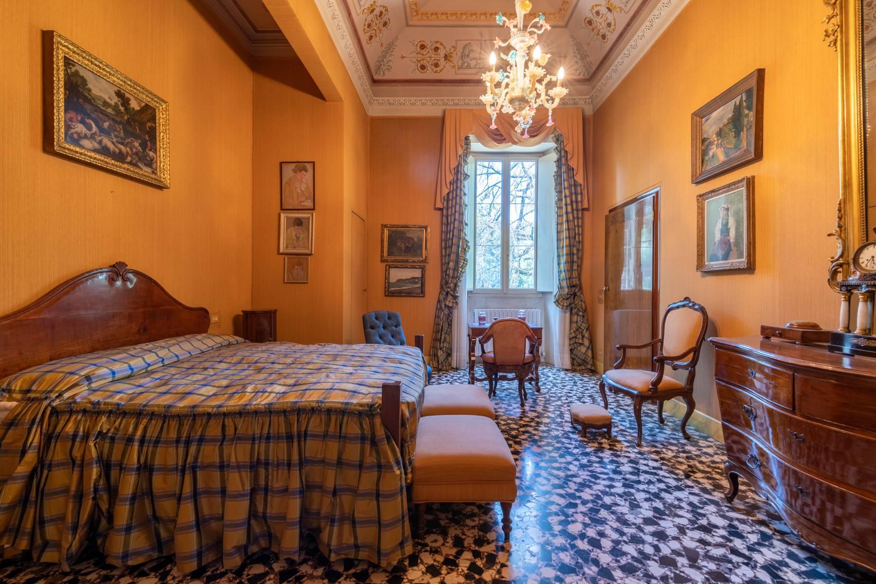 Elegante venezianische Villa mit romantischem Park und Nebengebäuden - 25