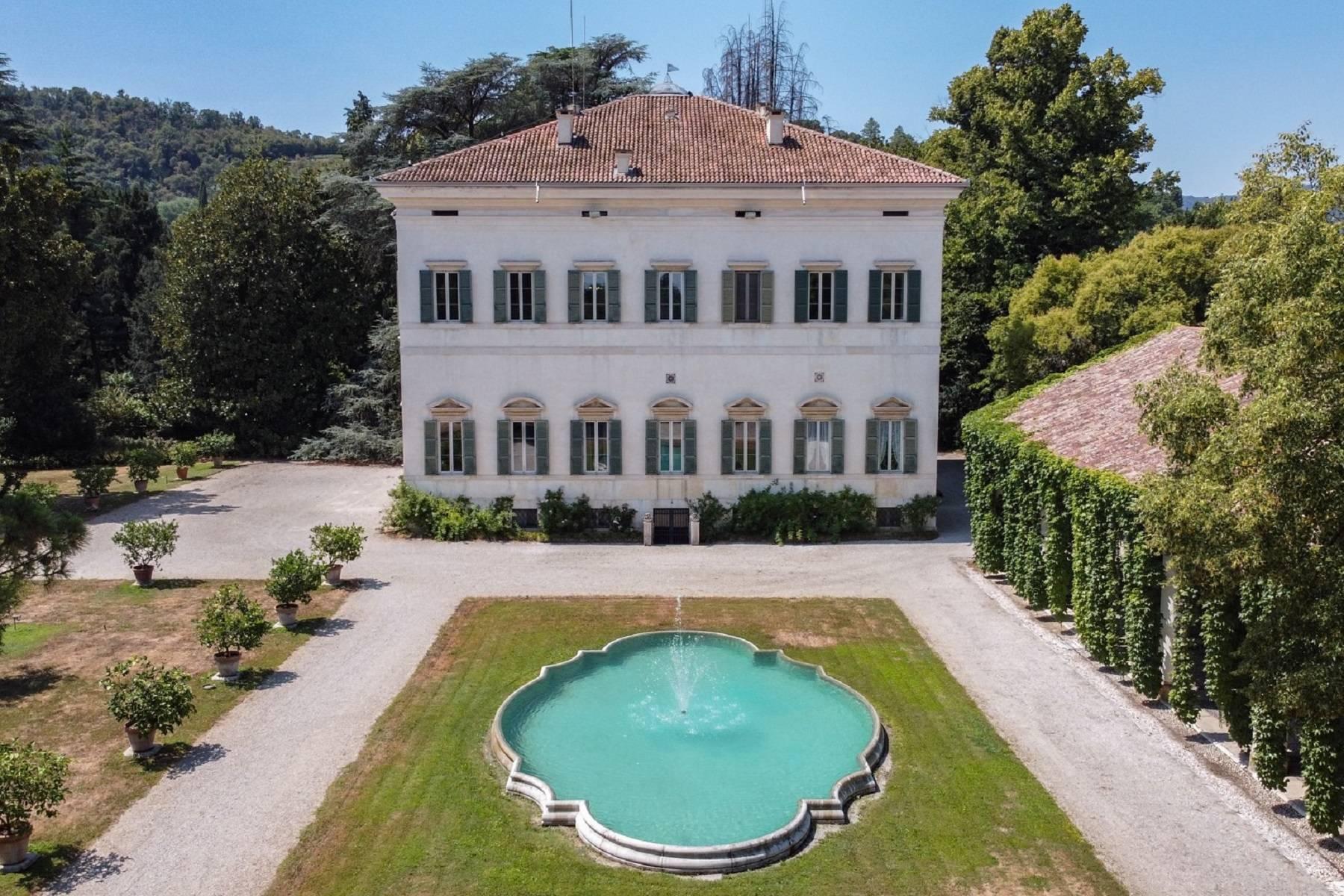Elégante villa vénitienne avec parc romantique et dépendances - 34