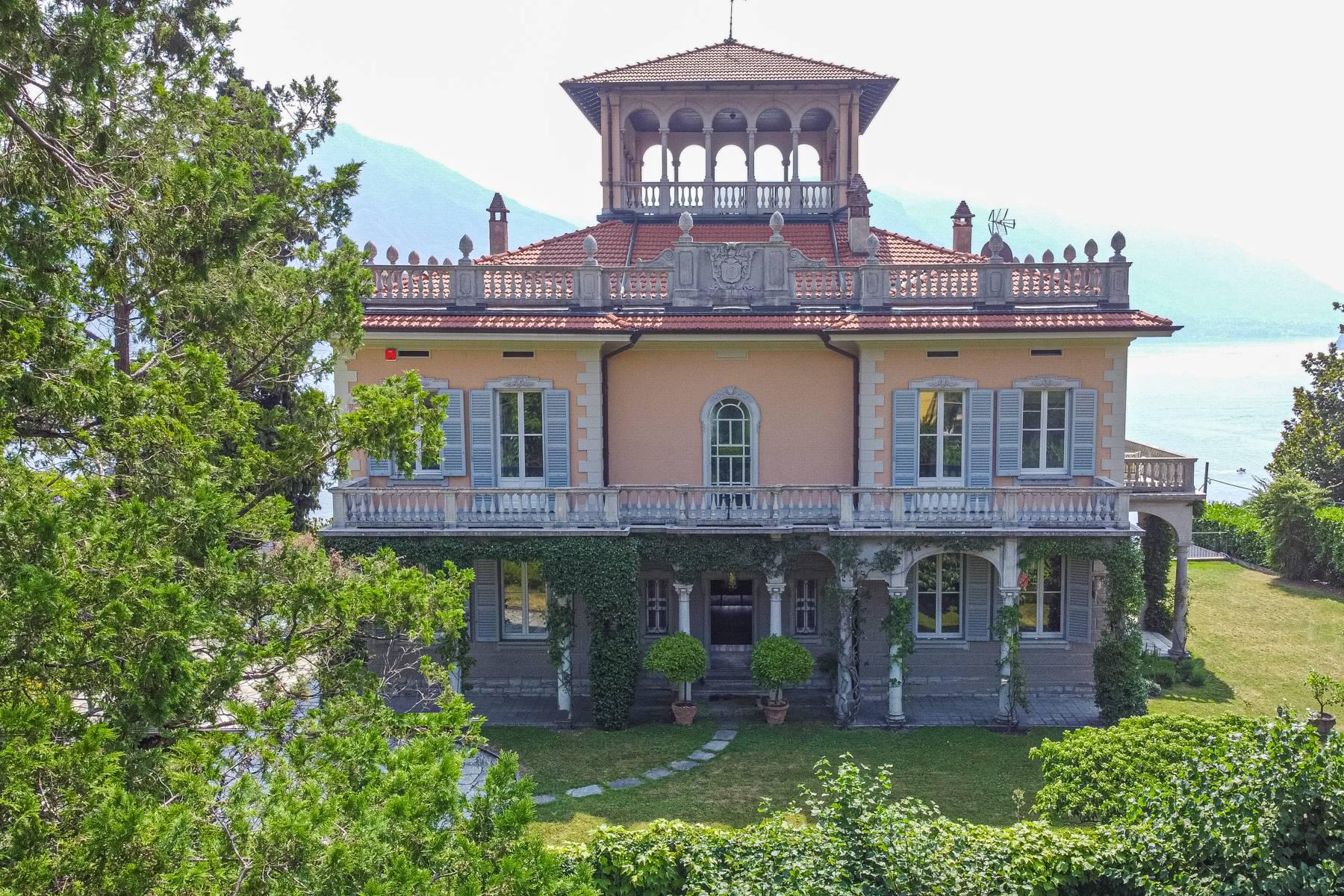 Prestigious palace in a commanding location in the town of Menaggio - 9