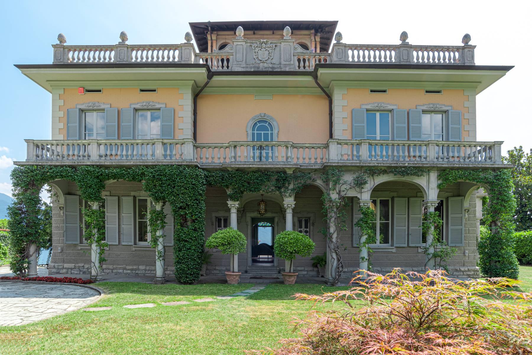 Prestigious palace in a commanding location in the town of Menaggio - 12