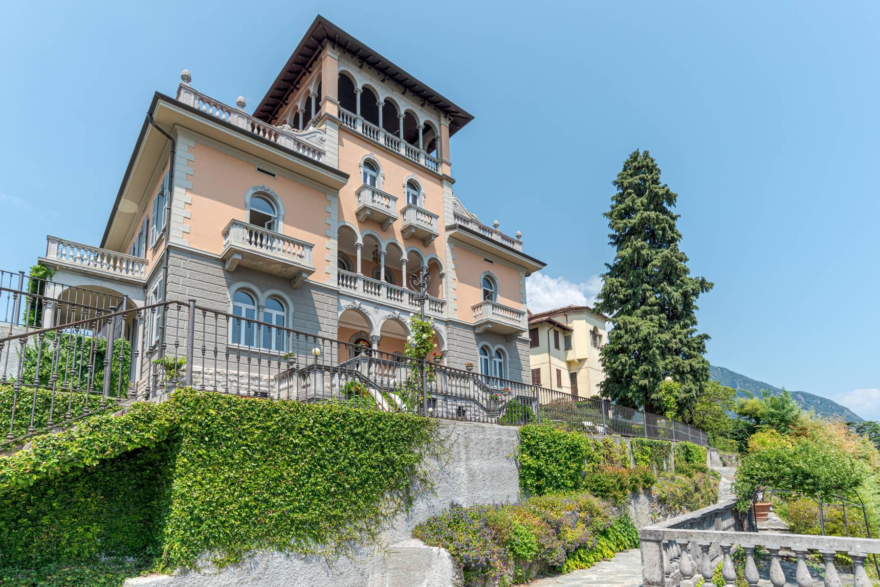 Prestigious palace in a commanding location in the town of Menaggio - 2