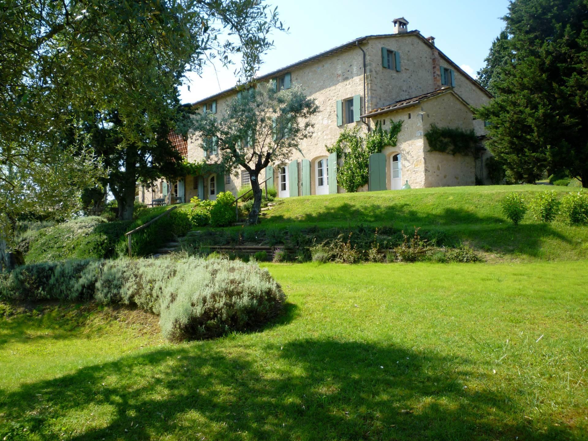 A luxurious farmhouse in the Tuscan countryside - 1