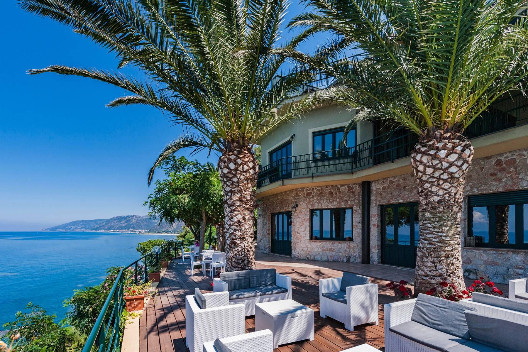 Exclusive villa overlooking the sea - 6