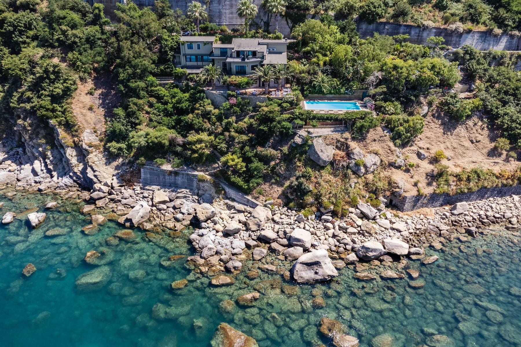 Exclusive villa overlooking the sea - 3
