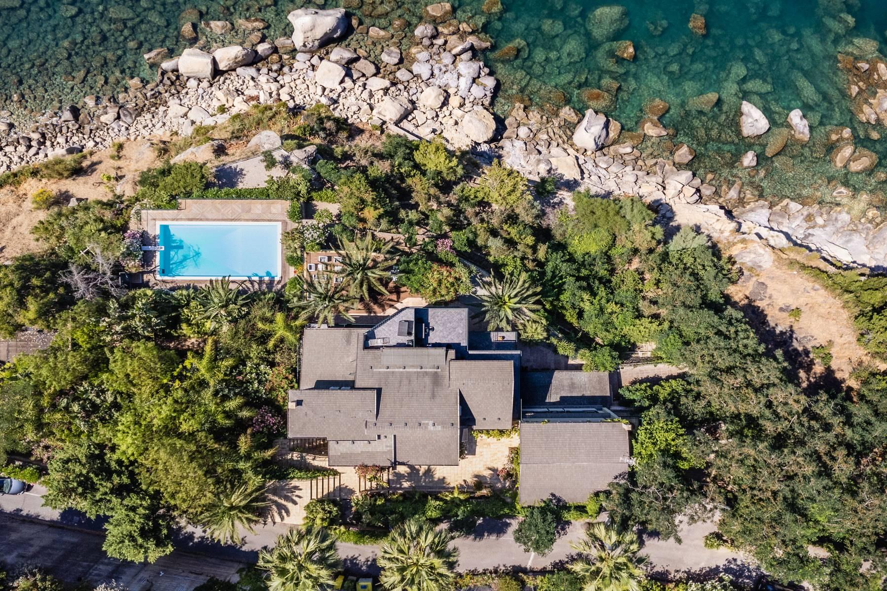 Exclusive villa overlooking the sea - 4