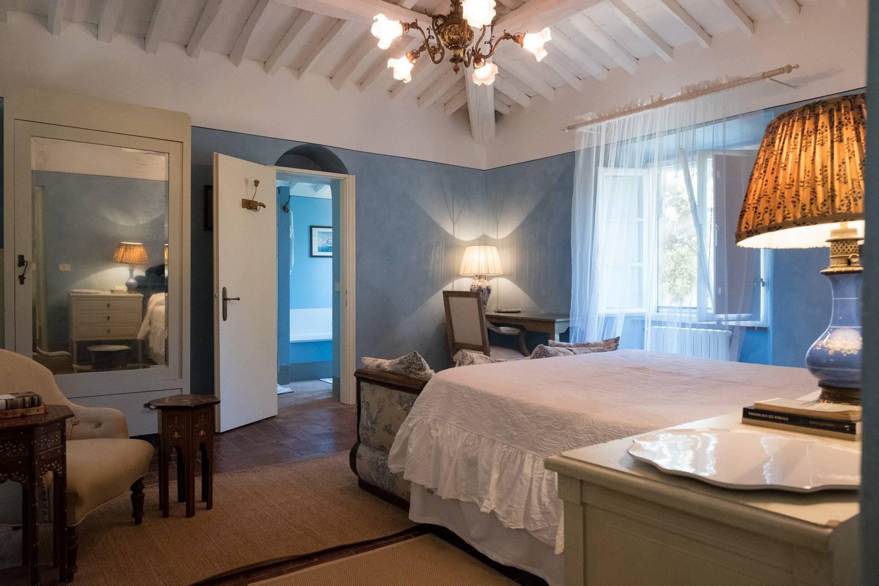 A majestic villa situated between Lucca and Camaiore - 24