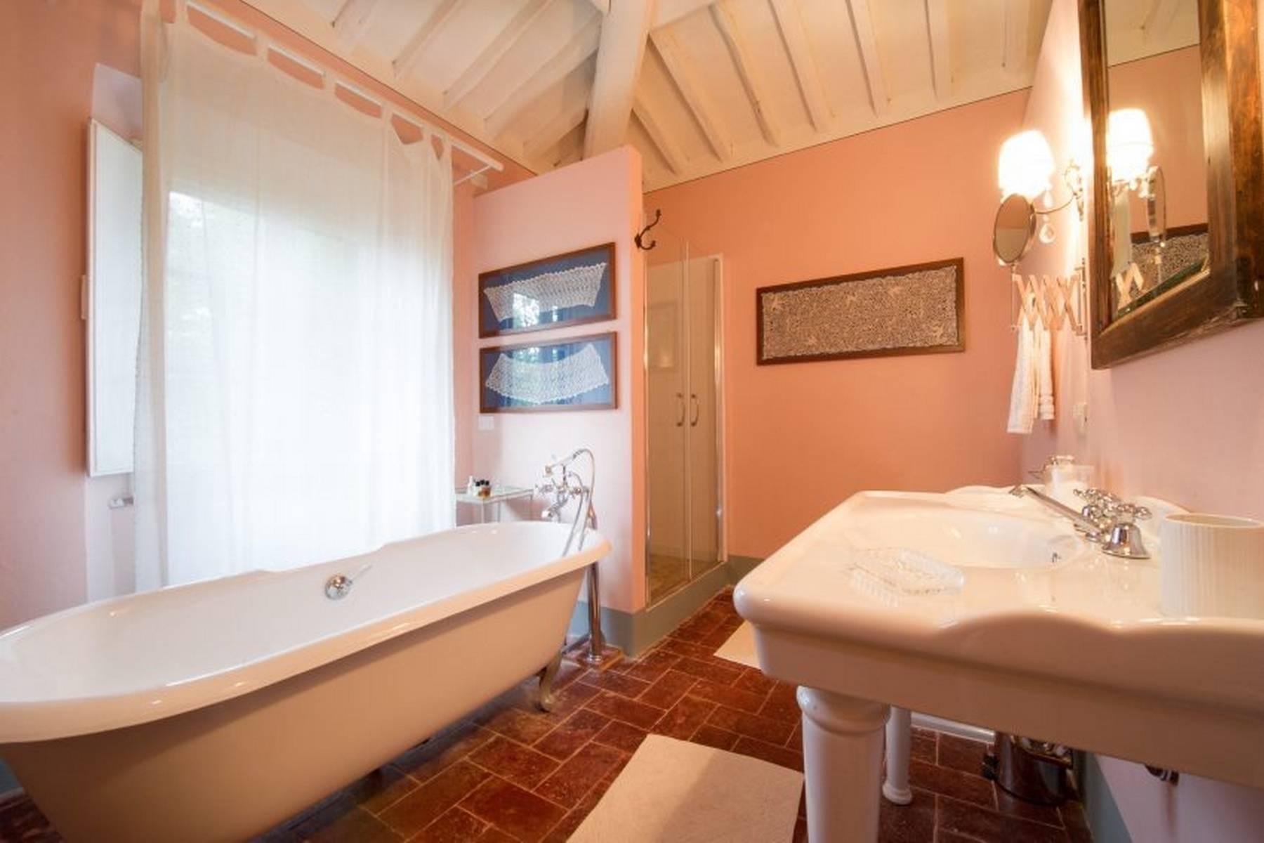 A majestic villa situated between Lucca and Camaiore - 31