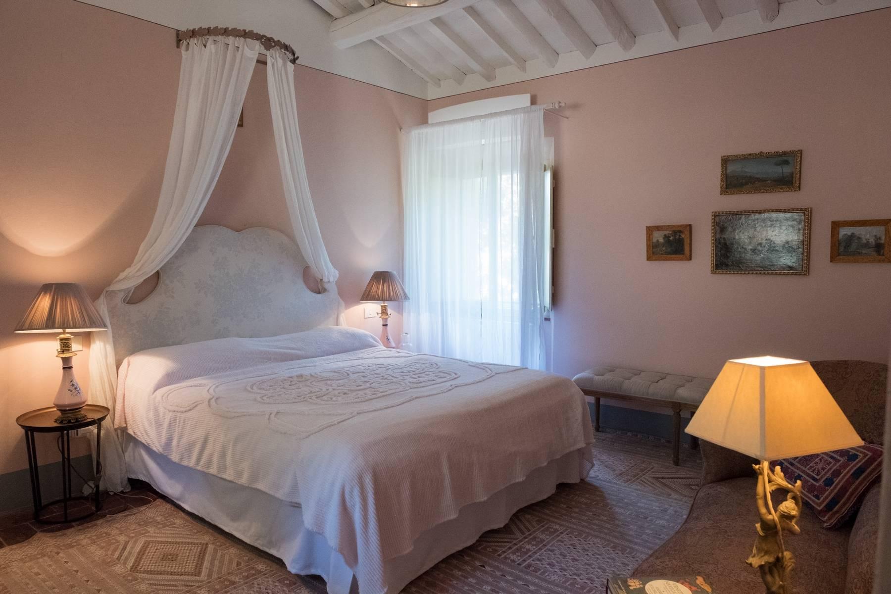 A majestic villa situated between Lucca and Camaiore - 13