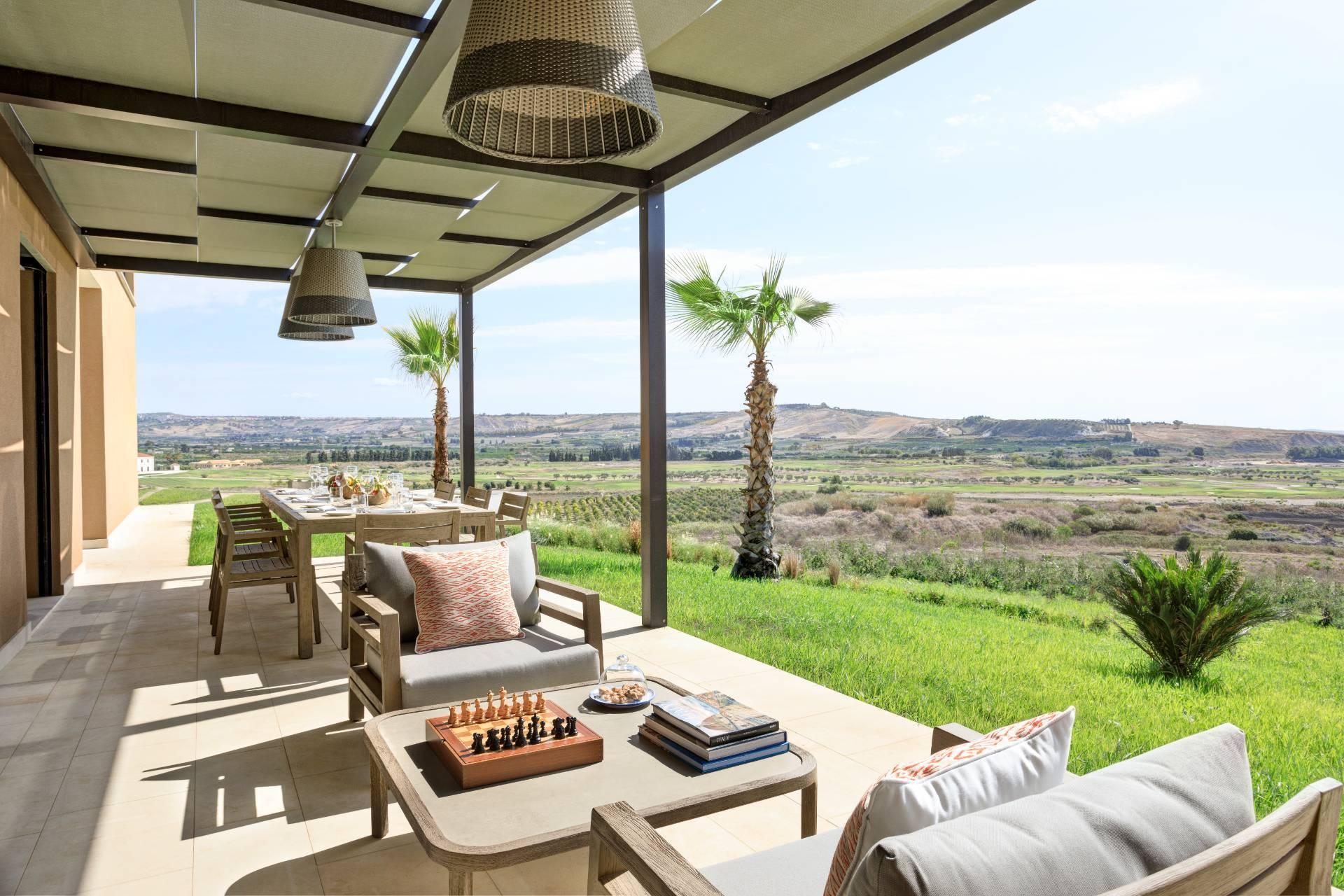 Stunning four bedroom villa overlooking southern Sicilian coast - 10