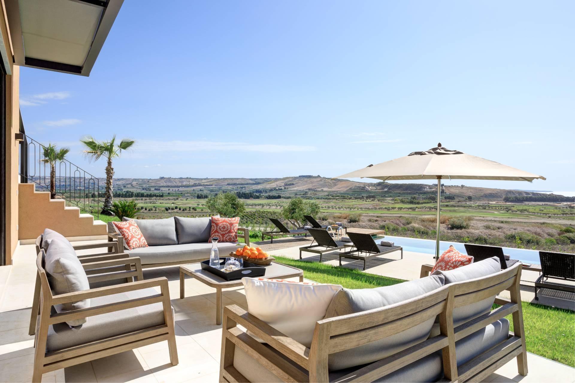 Stunning four bedroom villa overlooking southern Sicilian coast - 24