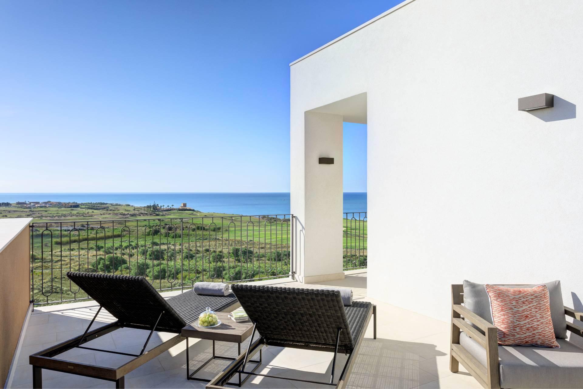 Stunning four bedroom villa overlooking southern Sicilian coast - 11