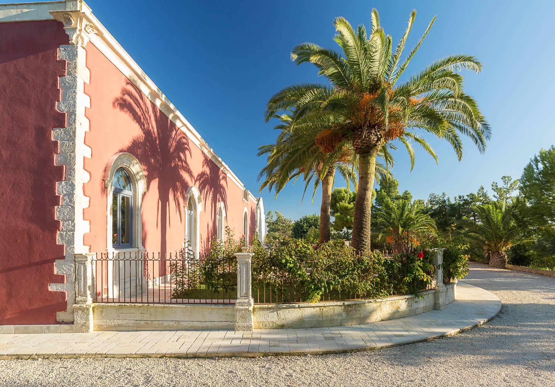 Sicilian Manor house transformed into elegant hotel - 2