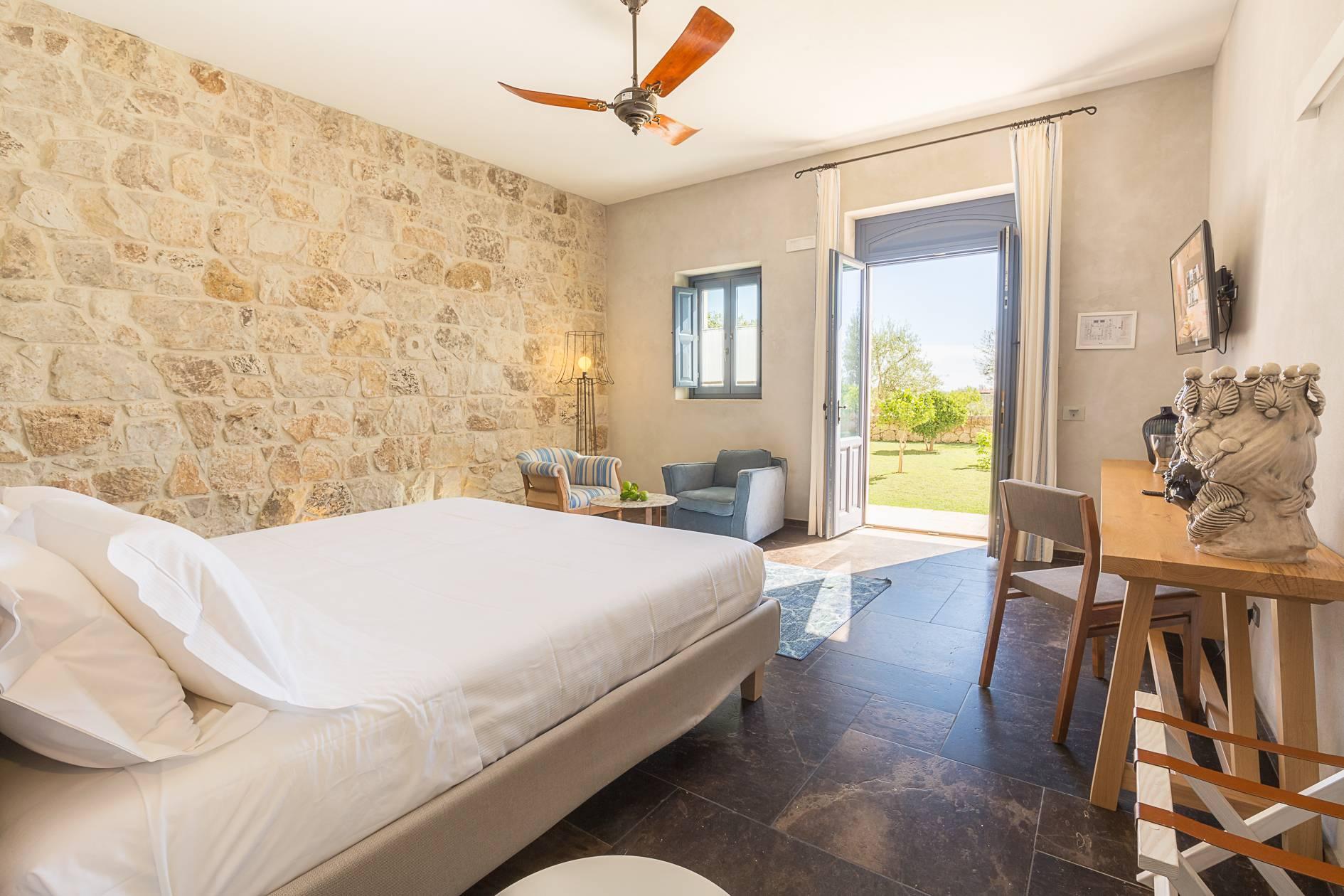 Manoir sicilien transformé en un élégant hôtel  - 6