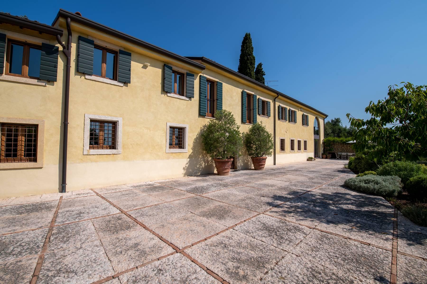 Elegant renoviertes Landhaus mit Swimmingpool in den Hügeln von Verona - 5