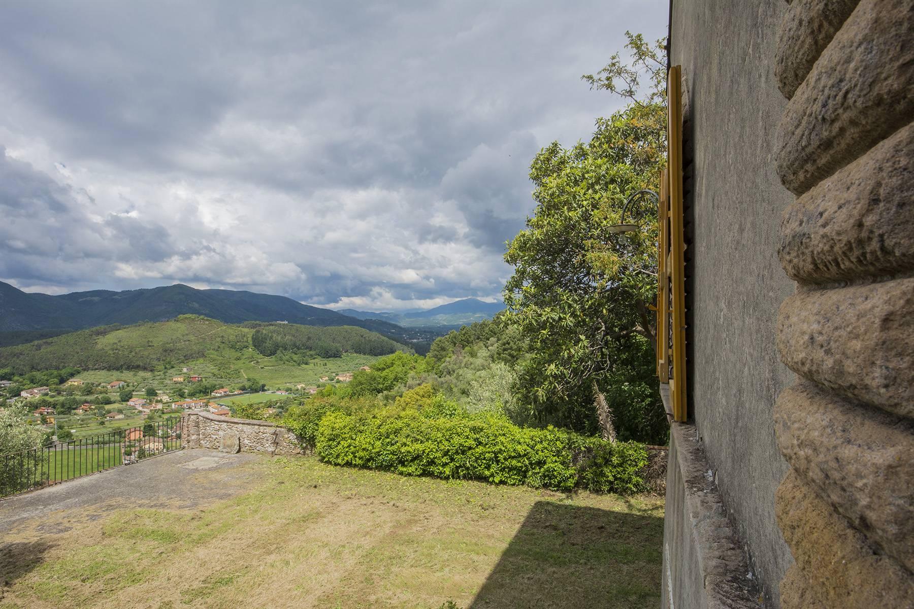 Wunderschöne Villa mit herrlichem Blick auf dem Land von Lucca - 25