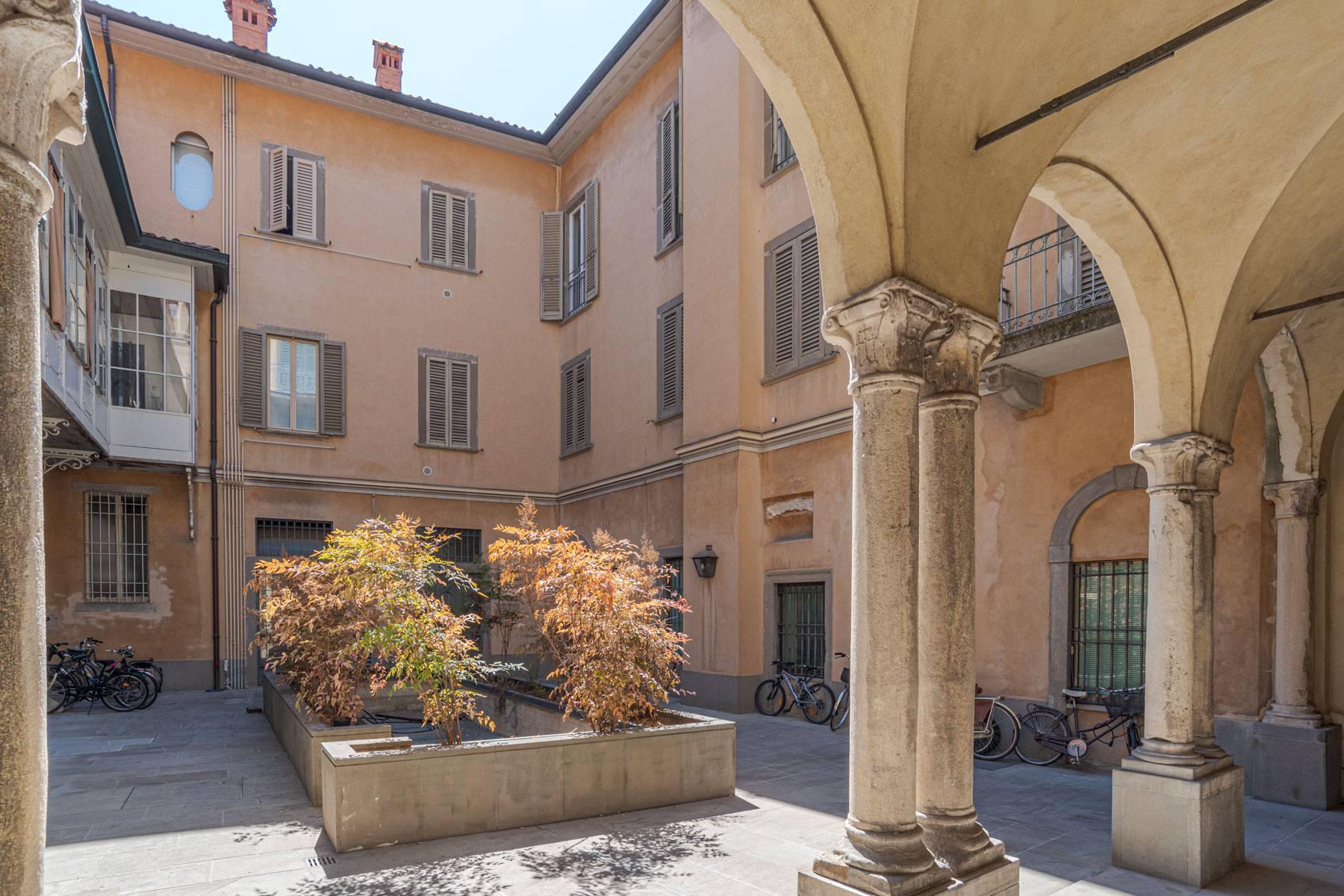Elegant and modern apartment in the center of Bergamo - 20