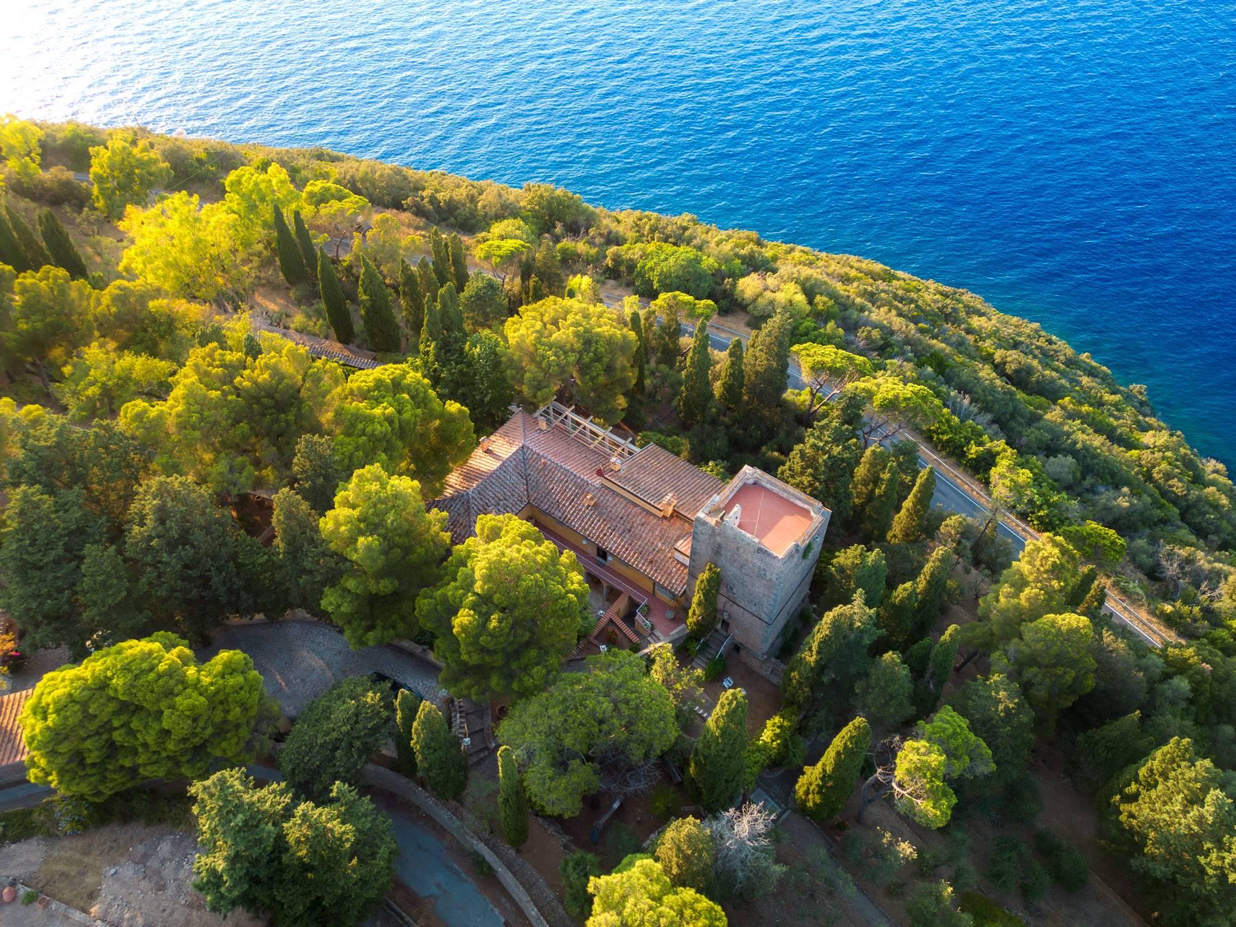 Sensational sea-view manor house with watch tower in Argentario - 1