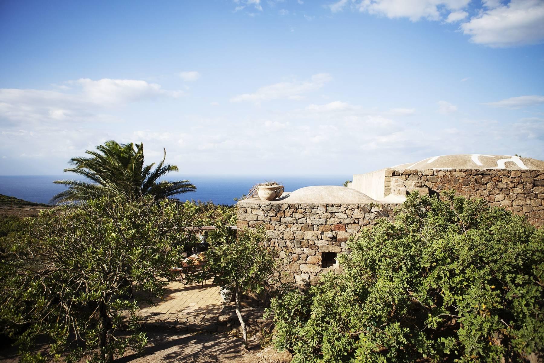 Una villa storica con una vista spettacolare sul Mediterraneo - 1