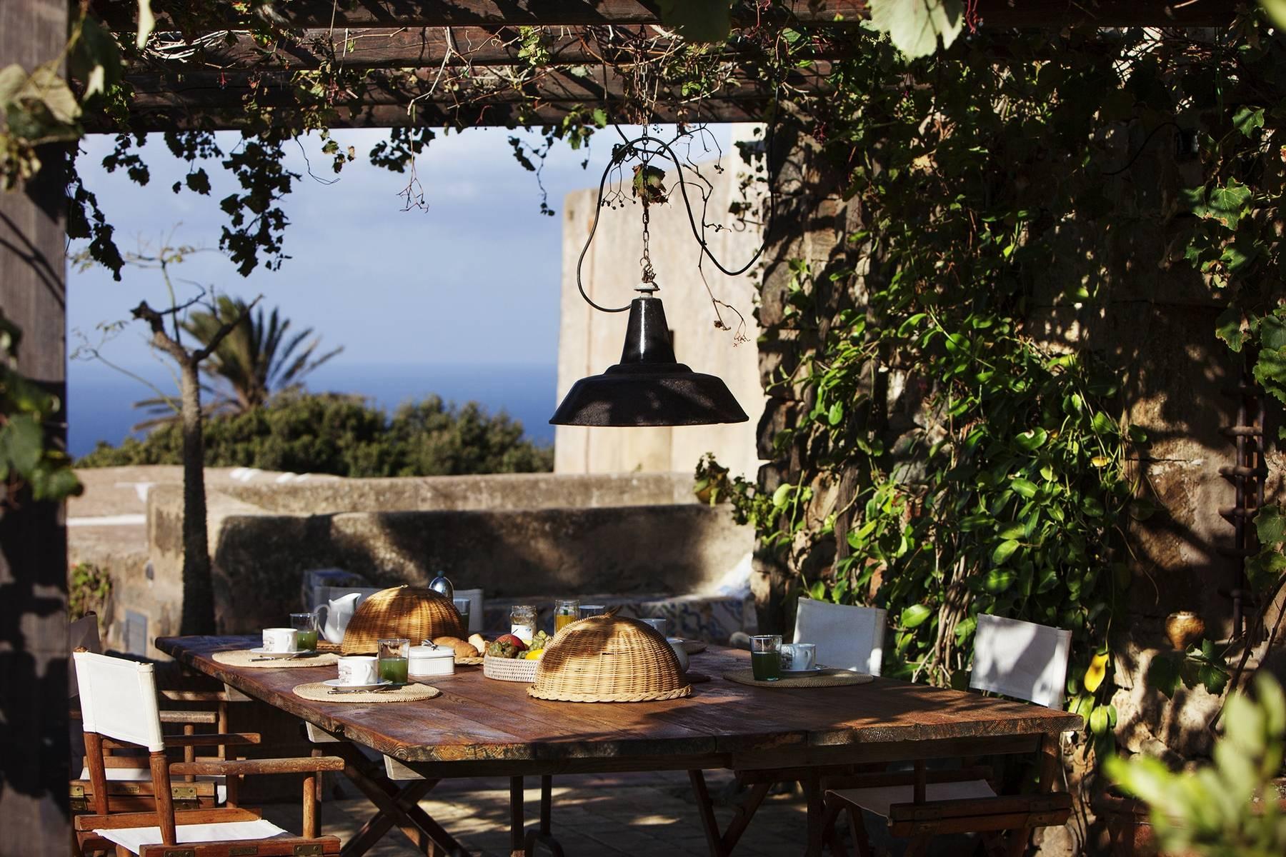 A historical villa with a spectacular view of the Mediterranean - 13