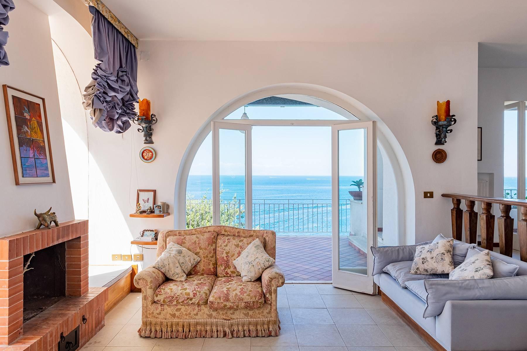Mediterranean Villa pied dans l'eau with pool and private access to the sea - 8