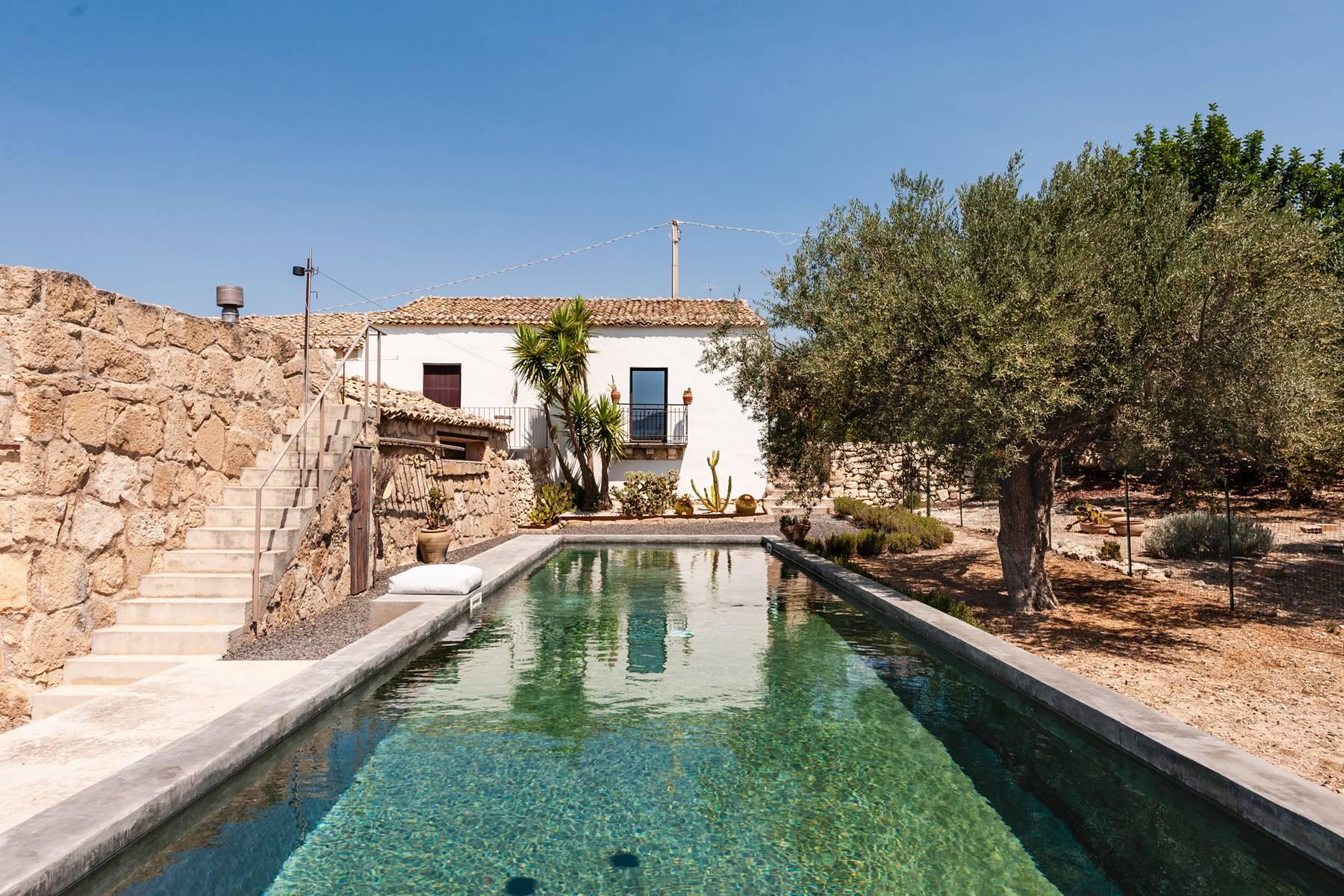Country house with pool overlooking the Sicilian countryside - 1