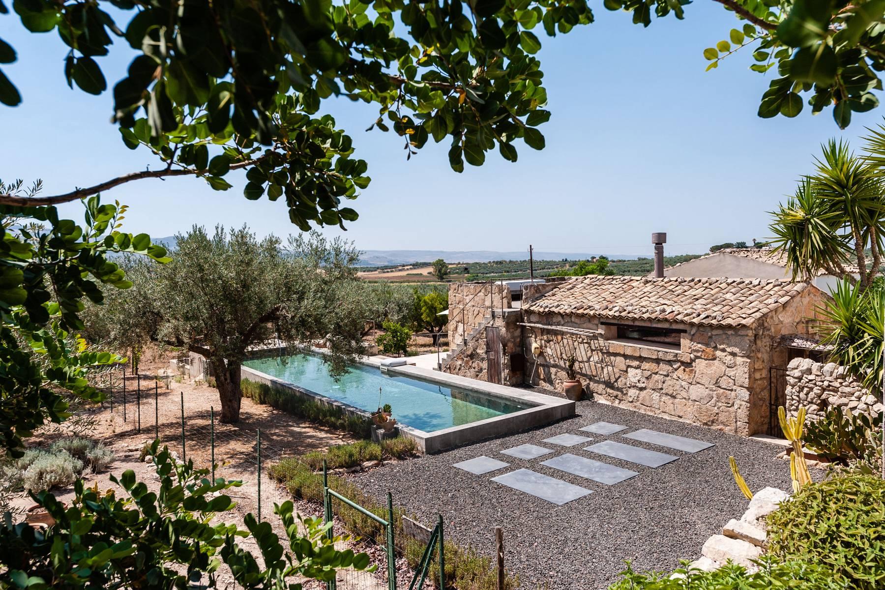 Maison de campagne avec piscine surplombant la campagne sicilienne - 34