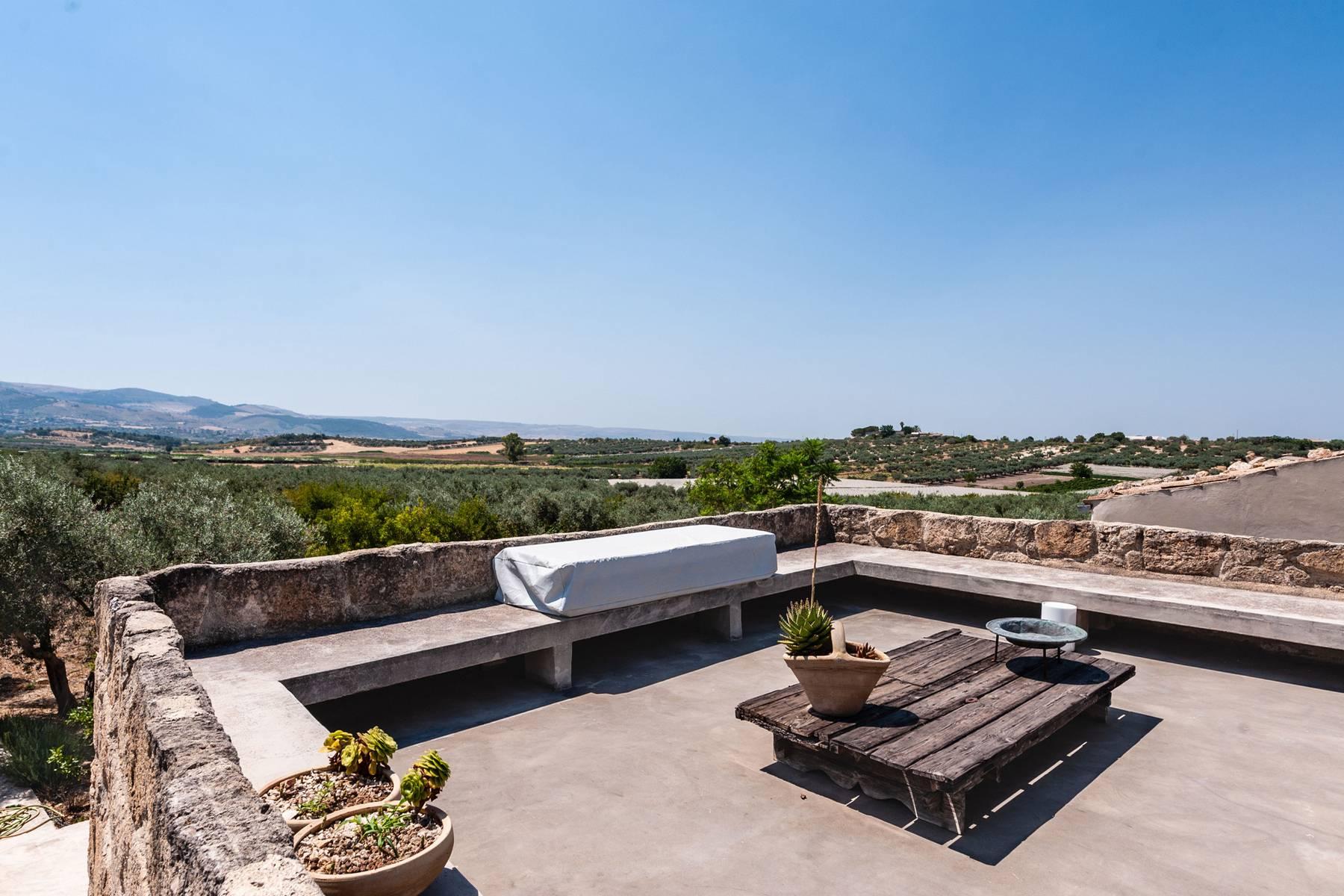 Country house with pool overlooking the Sicilian countryside - 3