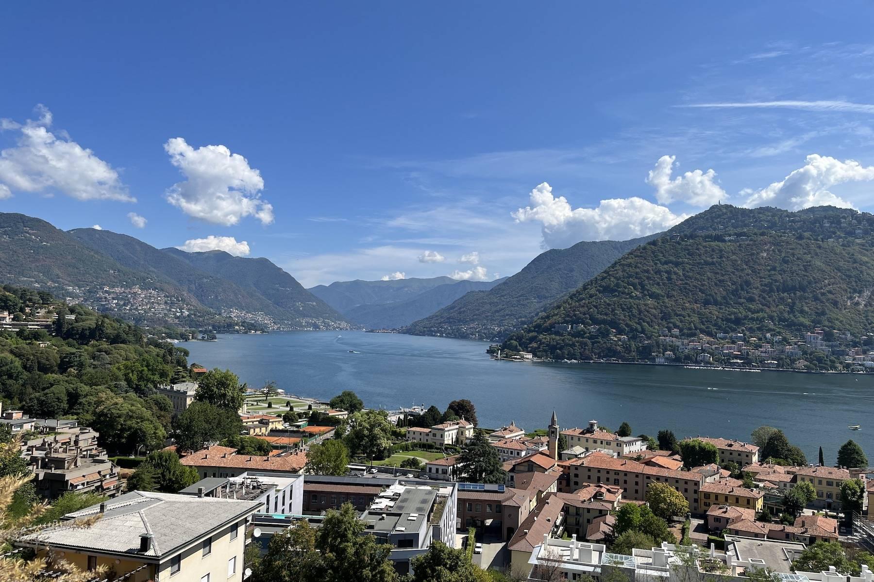 Attico con fantastica vista panoramica sulla città e sul Lago di Como - 1