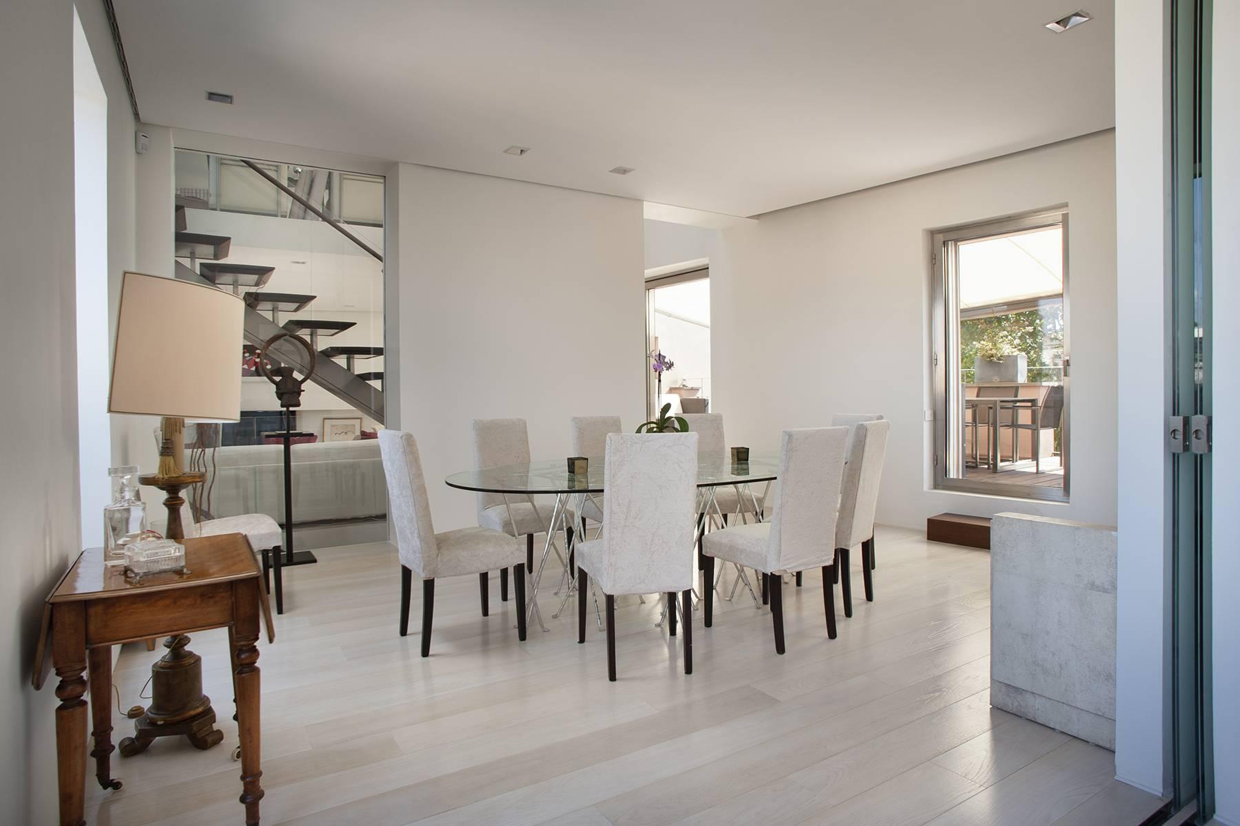 Extraordinarily modern penthouse with panoramic terraces in the beating heart of Rome - 5