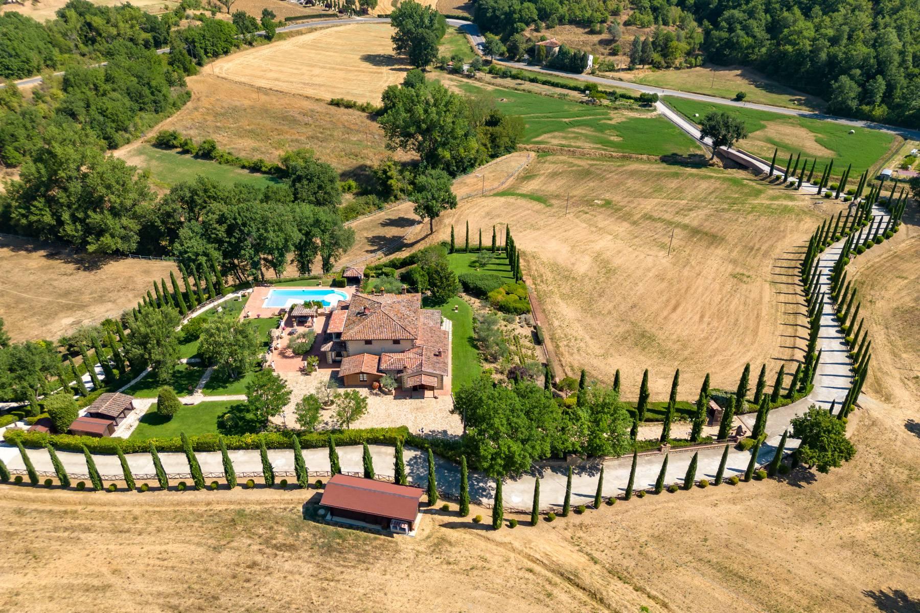 Luxury villa with pool and horse facilities in Panicale - 4