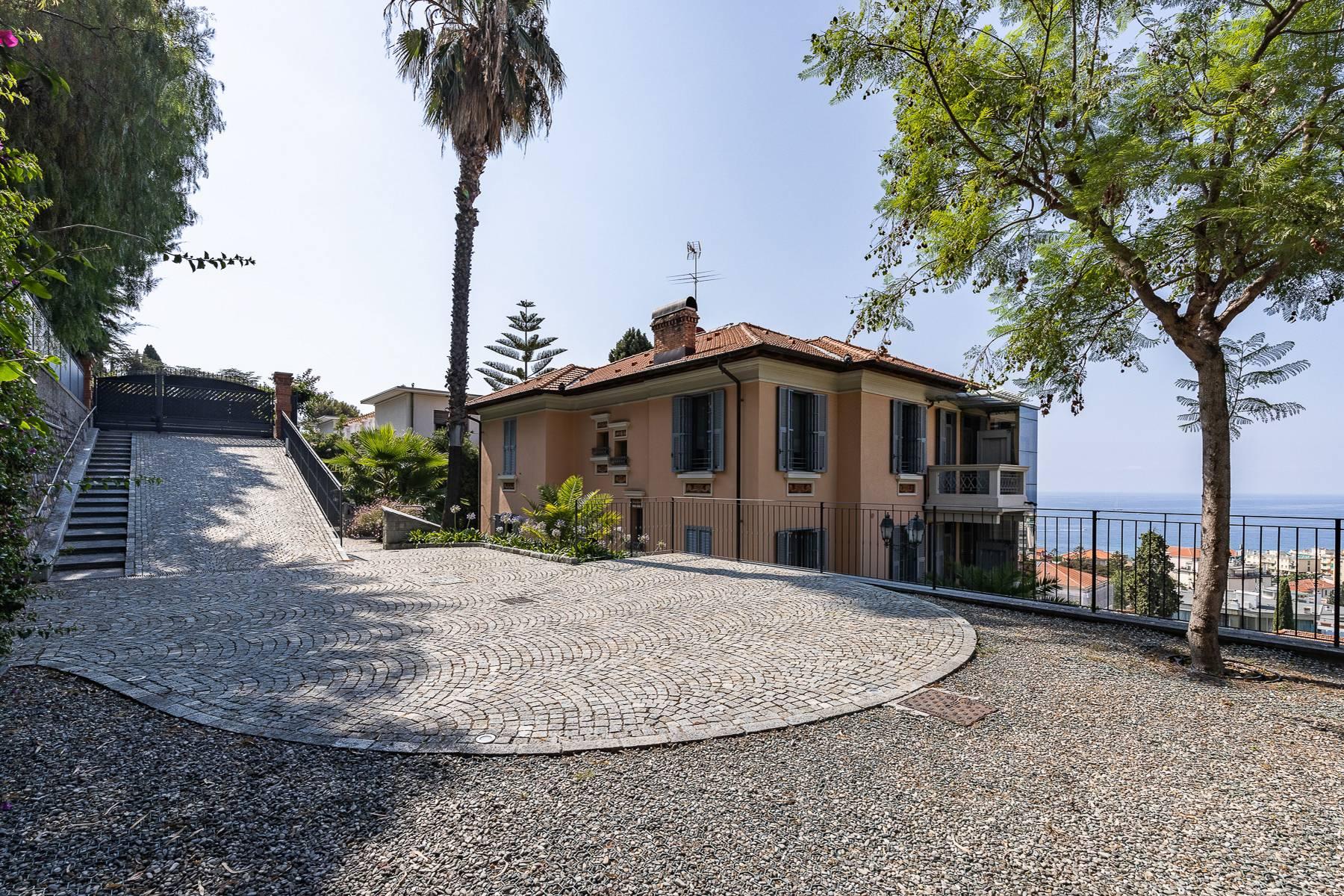 Repräsentative Villa auf dem ersten Hügel von Sanremo - 3