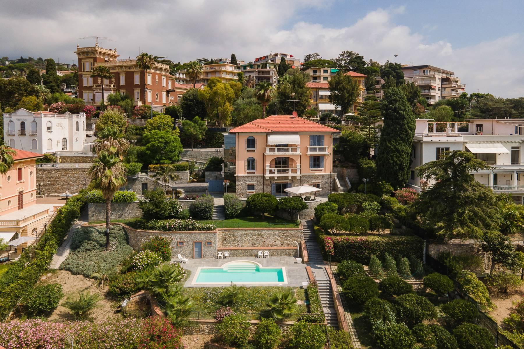 Prestigiosa villa sulla prima collina di Sanremo - 1