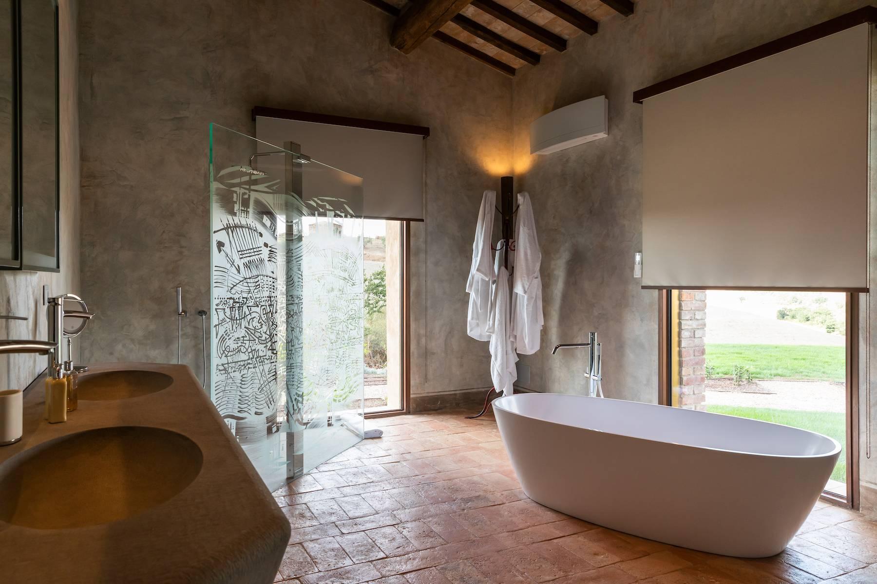 Splendida proprietà in collina nel cuore della Toscana con vista a 360 gradi - 18