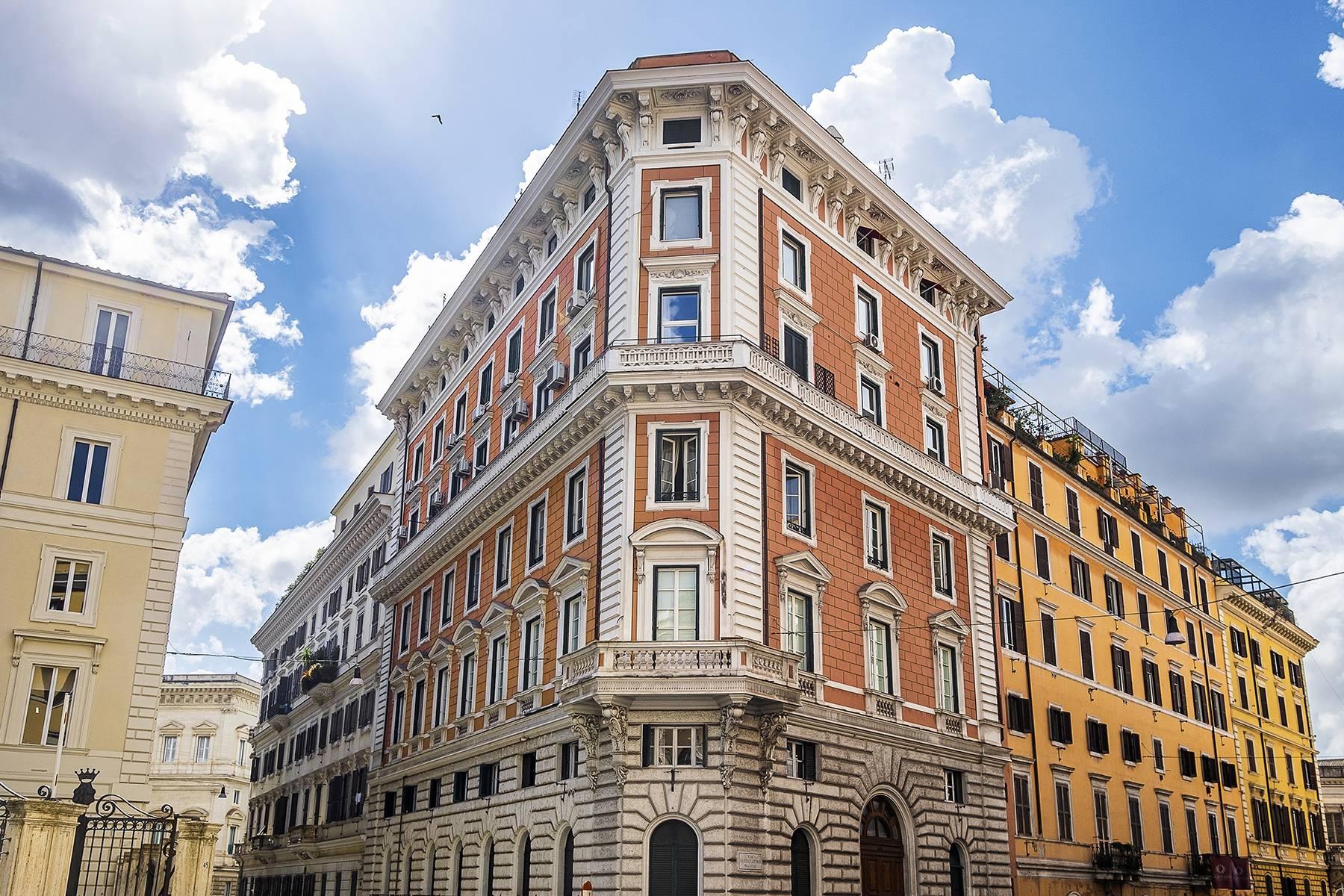 Highly distinguished apartment with an exclusive view of the Quirinale Palace - 2
