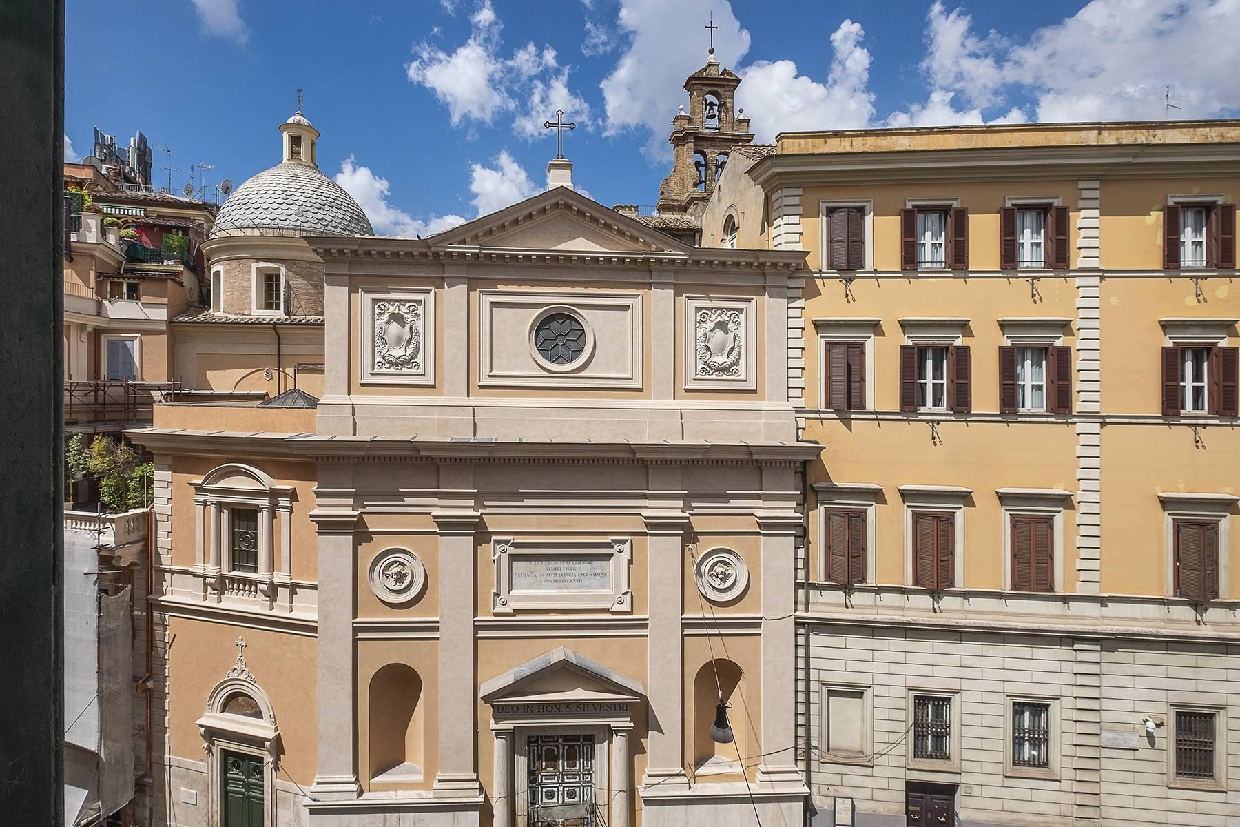 Highly distinguished apartment with an exclusive view of the Quirinale Palace - 9