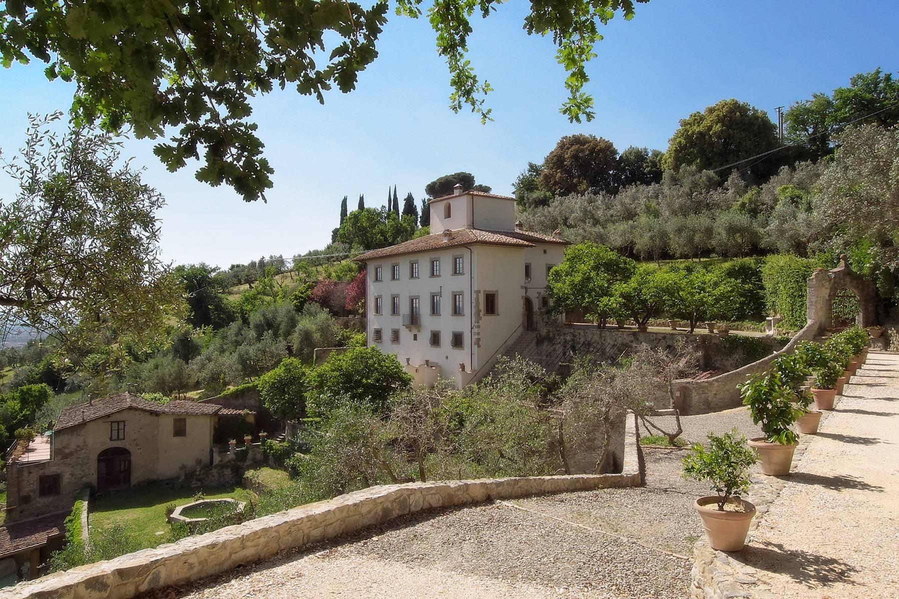Beautiful 15th century villa with splendid views of Florence and the countryside - 1