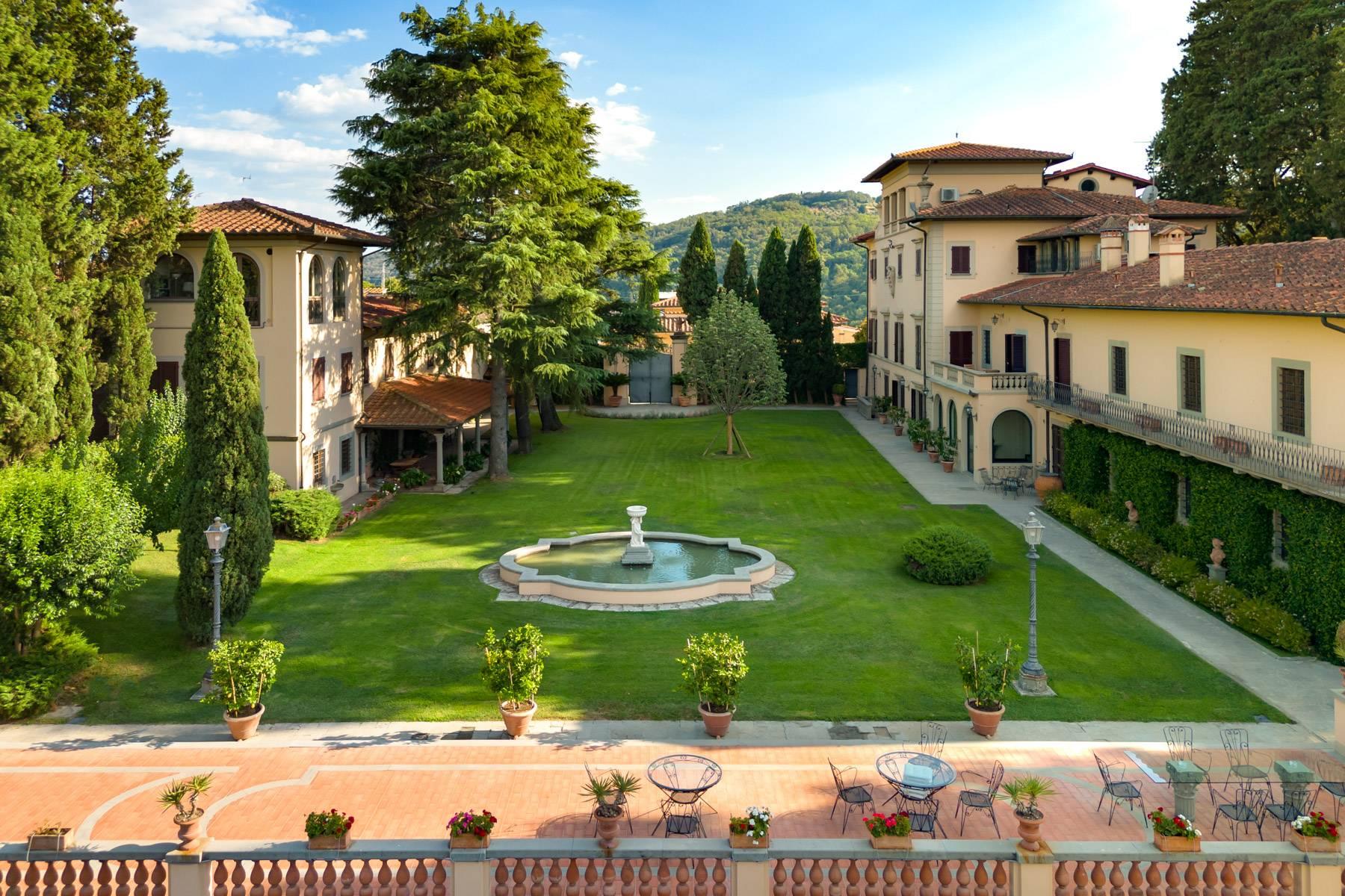 Prestigious apartment in a historic mansion on the hills of Carmignano - 1