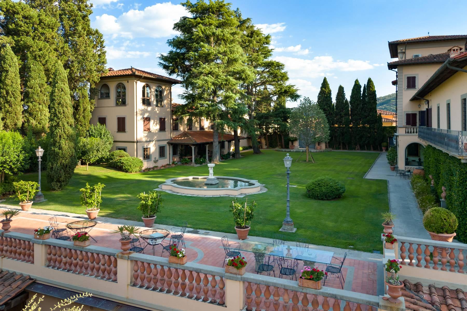 Elegant apartment in a historic Tuscan mansion - 26