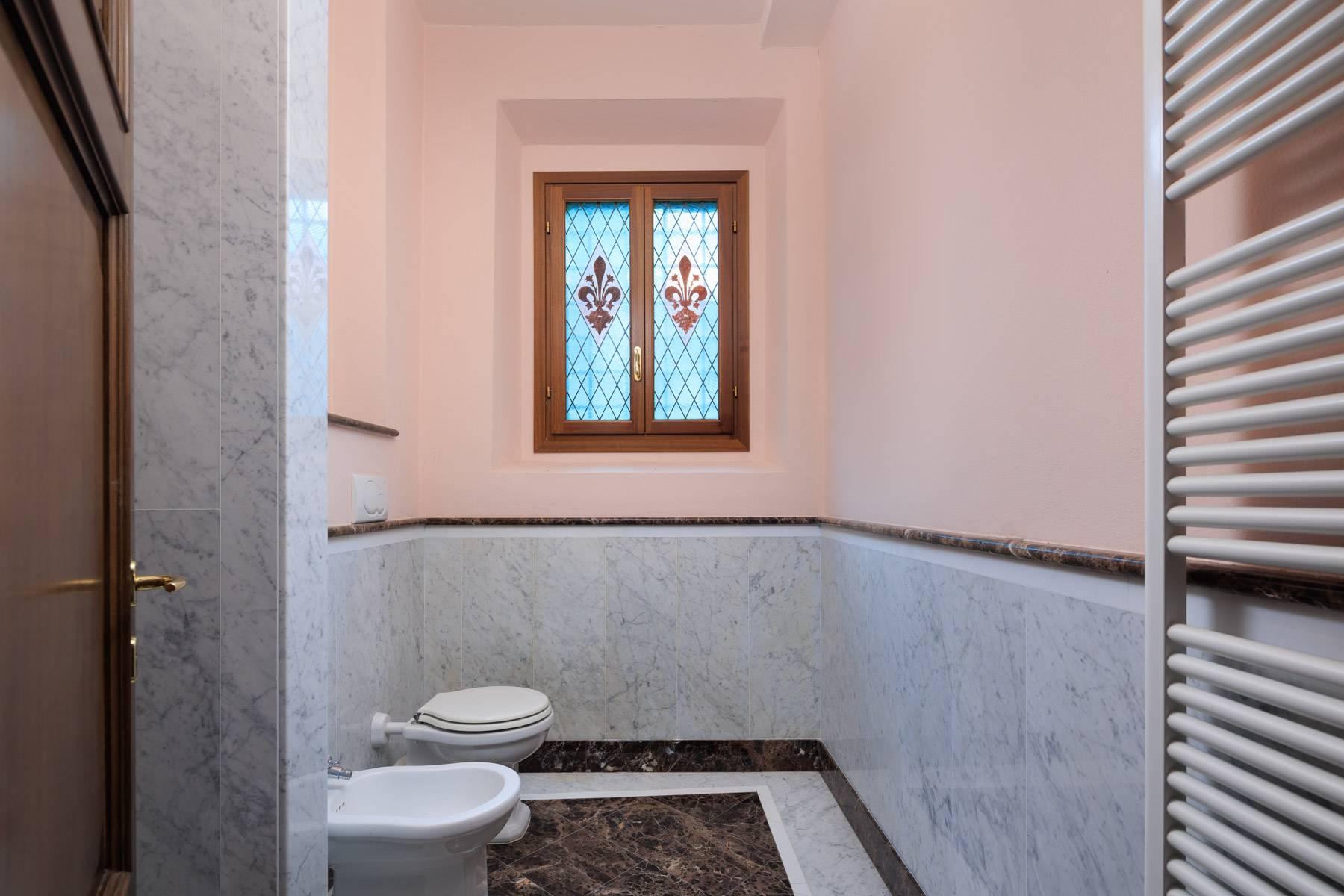 Elegant apartment in a historic Tuscan mansion - 10