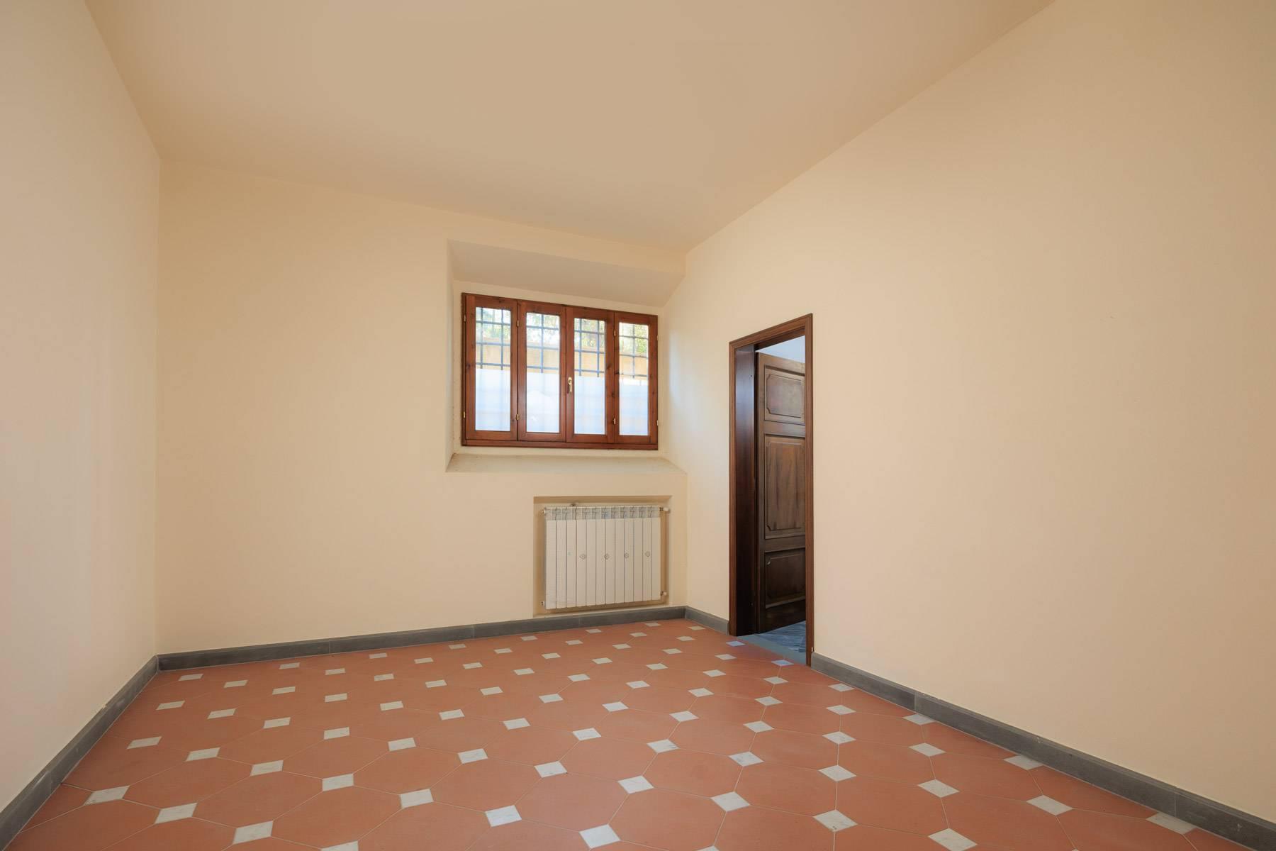 Elegant apartment in a historic Tuscan mansion - 11