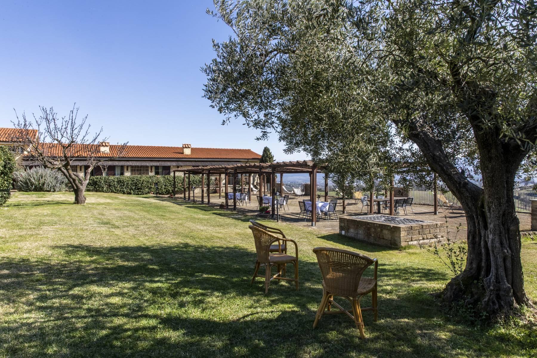 Country Resort in an enchanting location with pool and 3ha of park out of Rome - 16