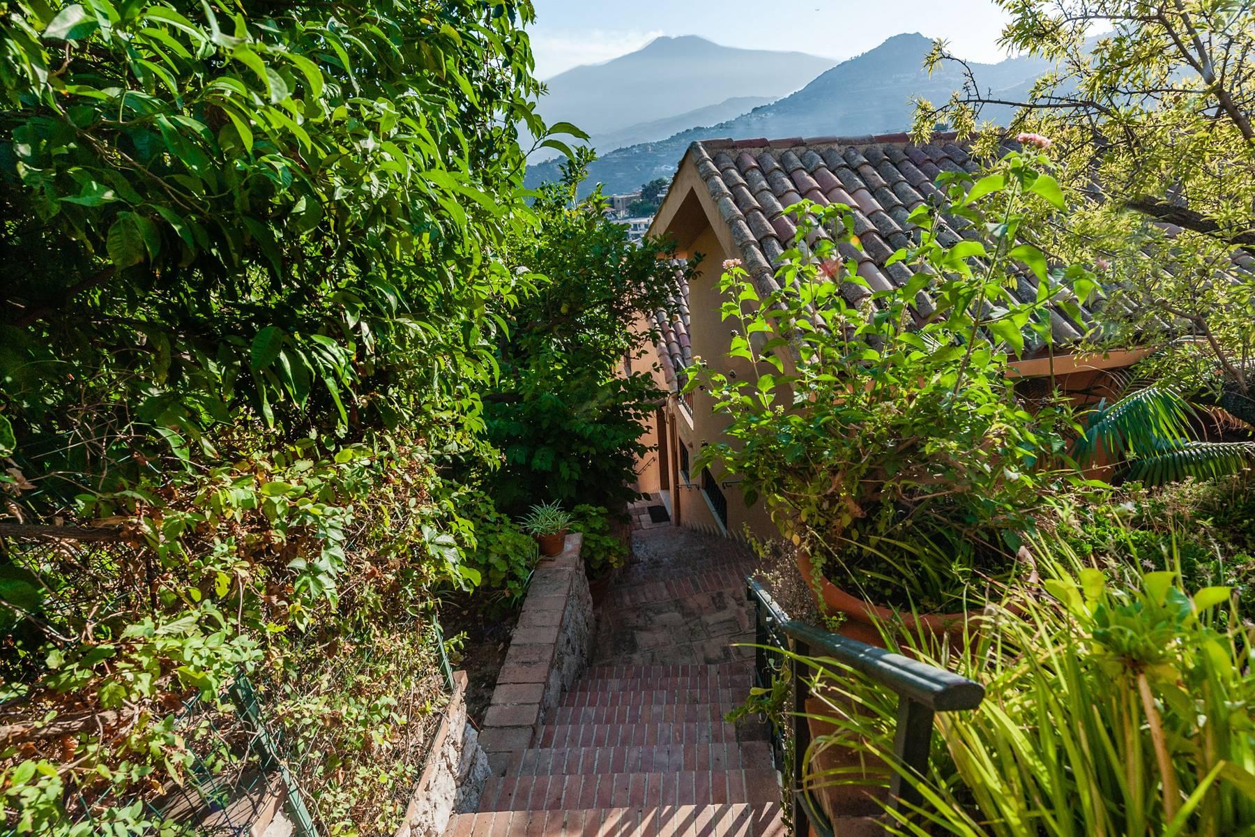 Villa sea view with garden in Taormina - 35
