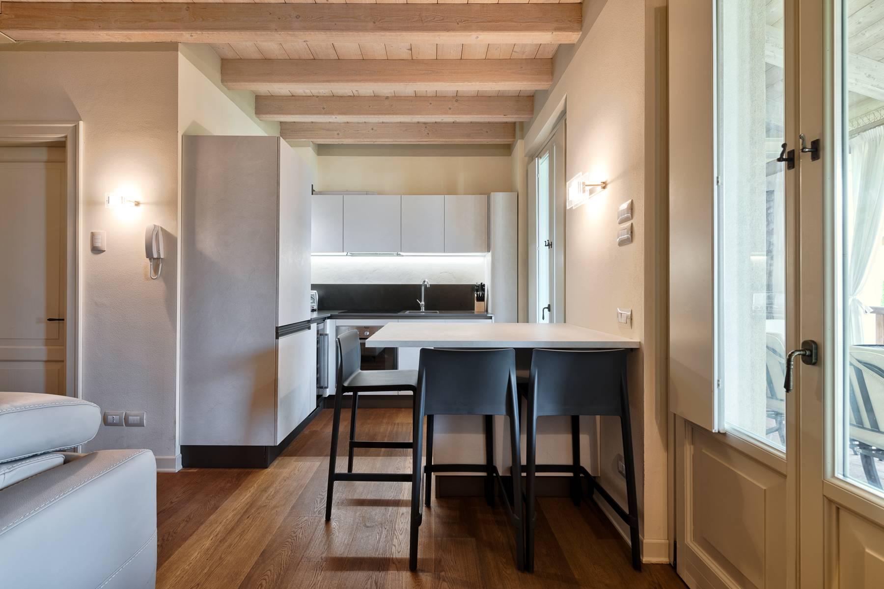 Refined apartment with terrace in the exclusive Chervò San Vigilio Golf Club - 5