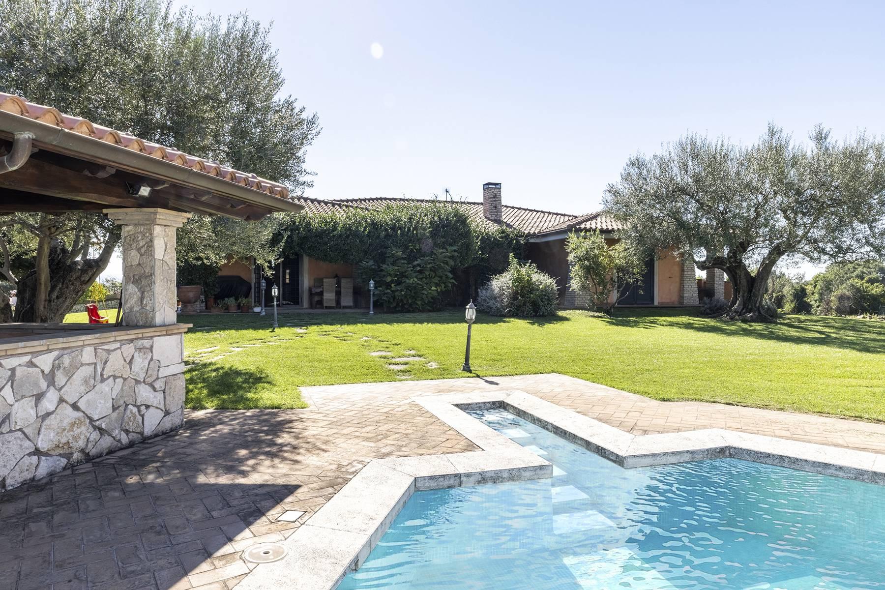 Moderna villa con piscina a due passi da Roma - 11