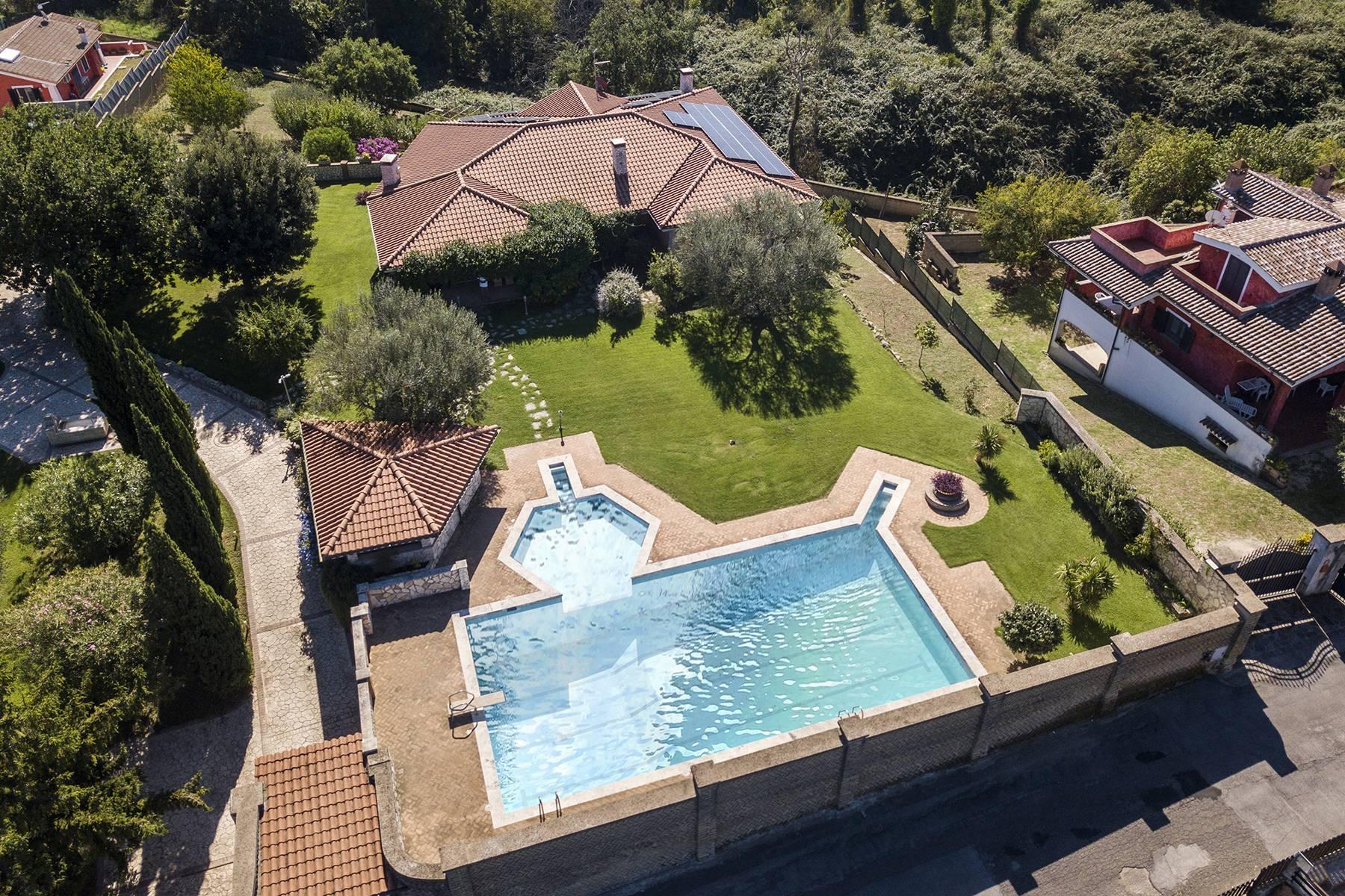 Moderna villa con piscina a due passi da Roma - 39